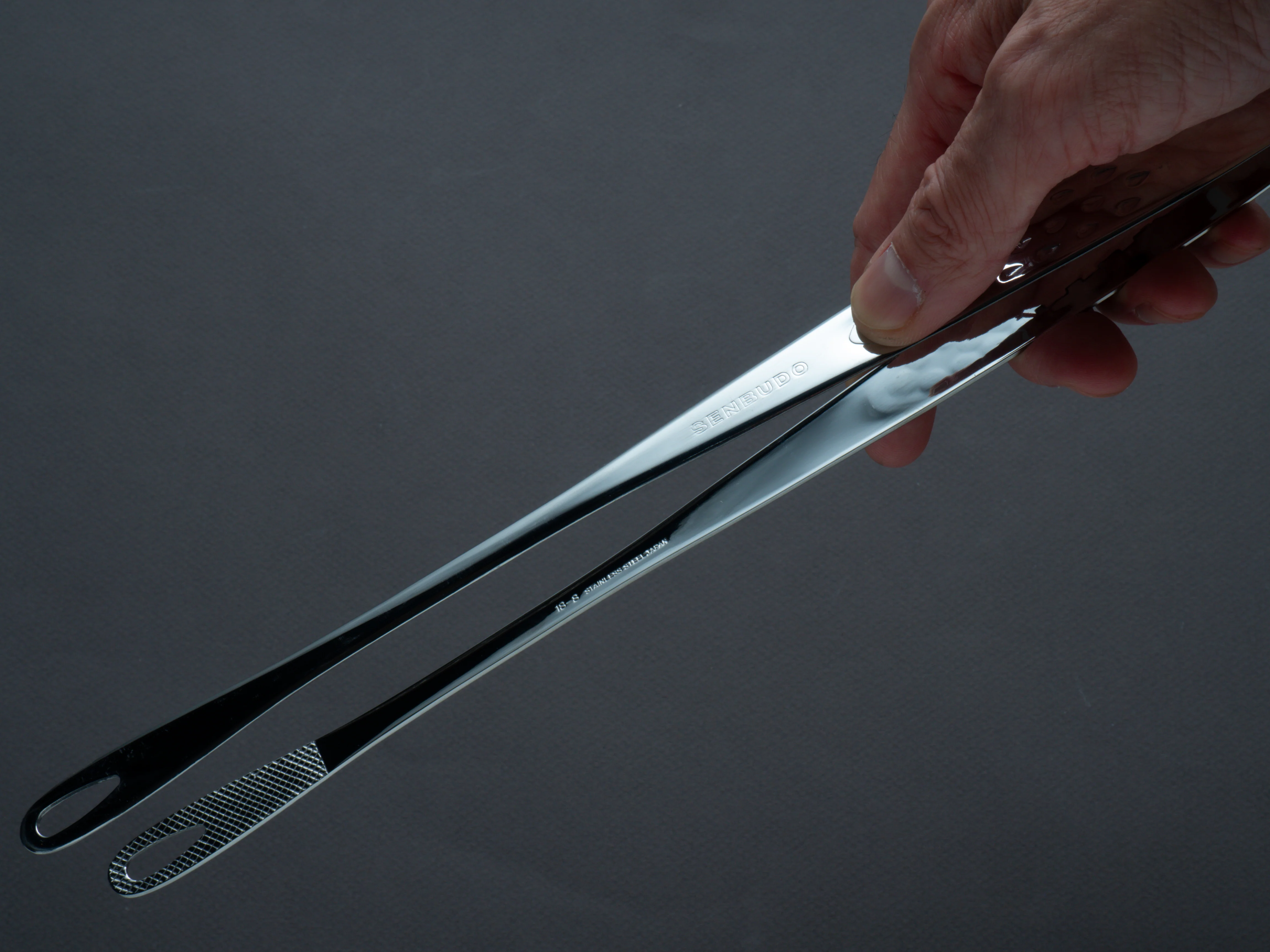 Komon - Senbudo Yakiniku Tongs - Large (No stand) - Image 3