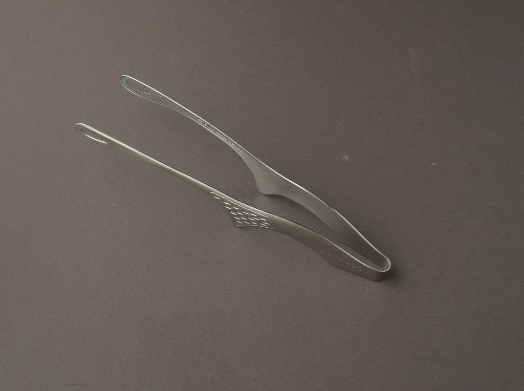 Komon - Senbudo Yakiniku Tongs - Medium with Stand