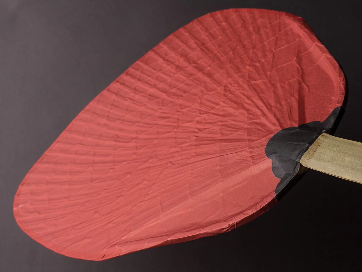 Komon - Shibu-Uchiwa  - Paper Fan - Plain Red - Image 3
