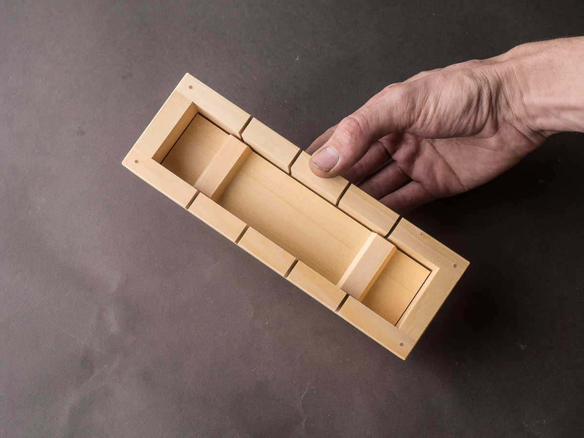 Komon - Hinoki Press Sushi Box - 5 Piece - Image 3