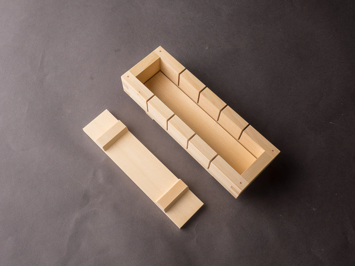 Komon - Hinoki Press Sushi Box - 5 Piece - Image 8