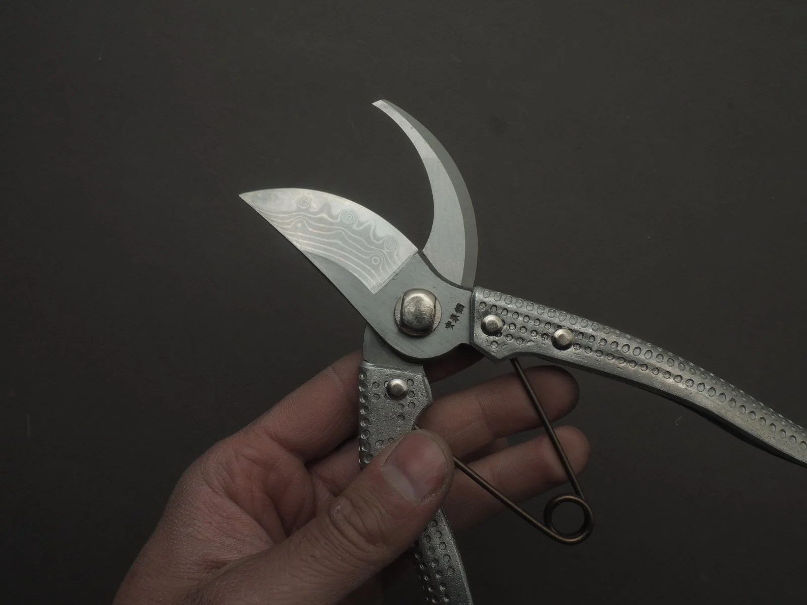 Kuzu Ryugawa - Damascus - Pruning Shears - Carbon - 200mm - Image 3