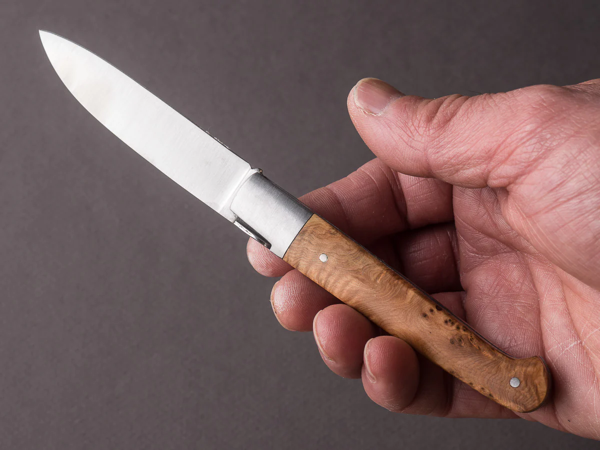 Laguiole en Aubrac - Folding Knife - 90mm Sauveterre - Spring Lock - Juniper - Bolster - Image 4