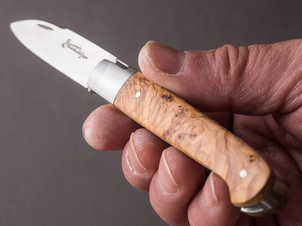 Laguiole en Aubrac - Folding Knife - 90mm Sauveterre - Spring Lock - Juniper - Bolster - Image 6