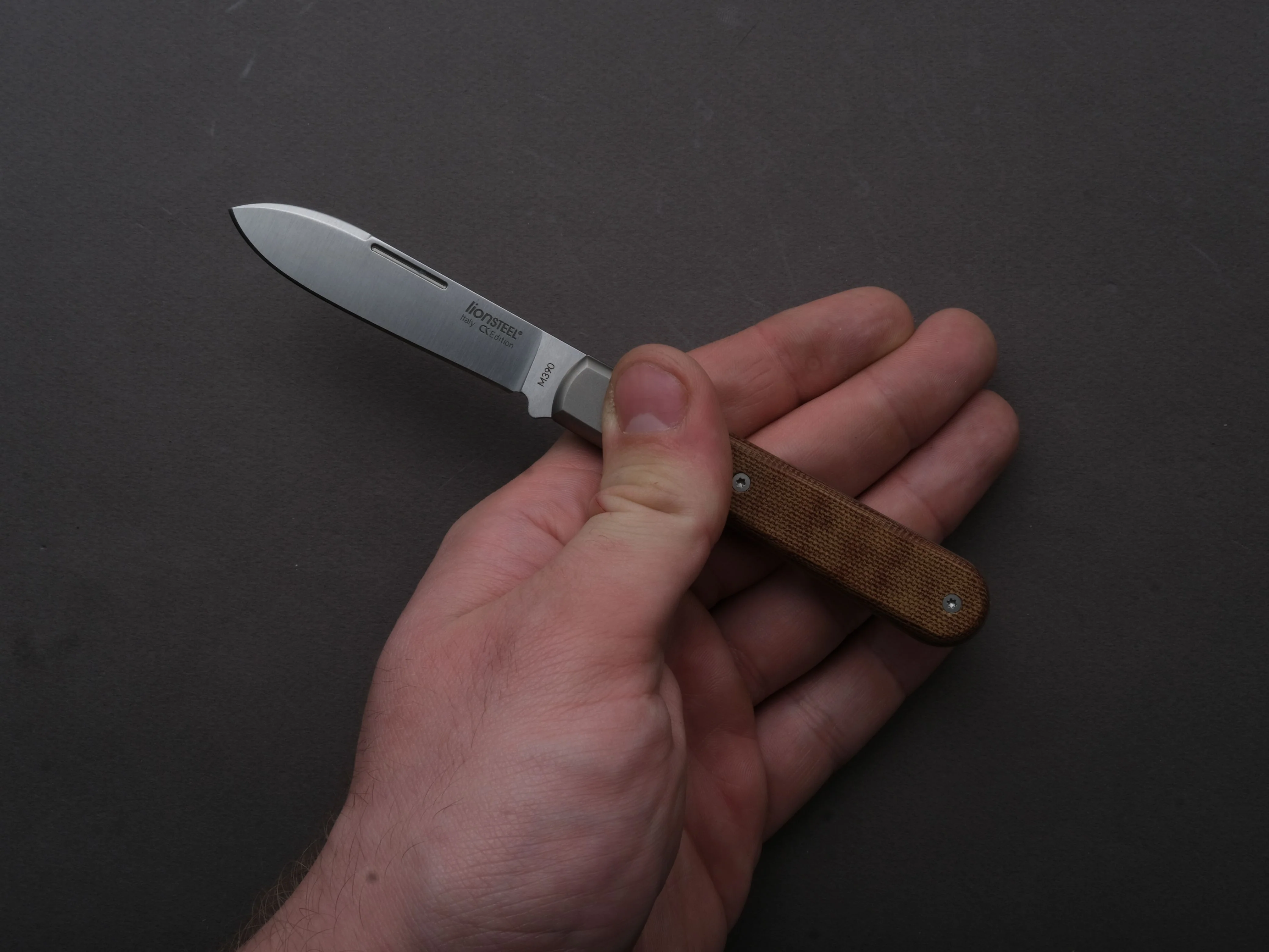 lionSTEEL - Folding Knife - Barlow - Roundhead - 65mm - M390 - Slip Joint - Natural Canvas - Image 4
