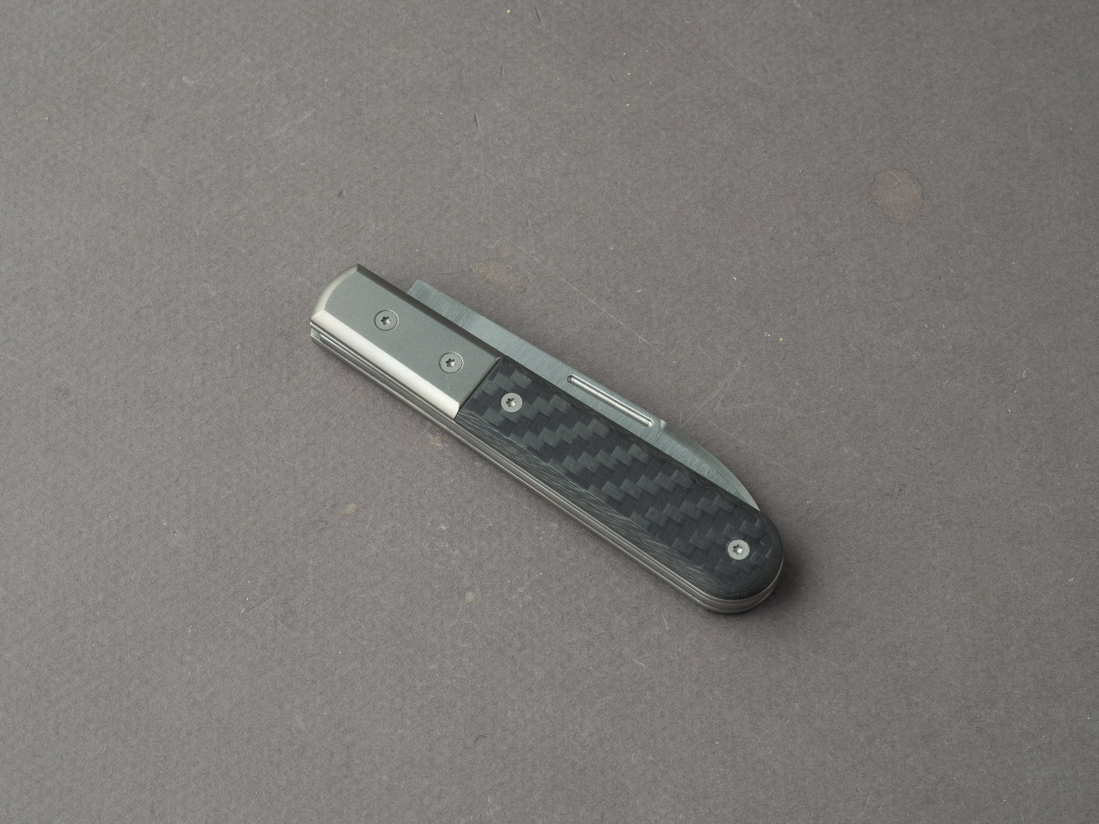 lionSTEEL - Folding Knife - Barlow - Roundhead - 65mm - M390 - Slip Joint - Carbon Fiber w/ Metal Bolster - Image 5