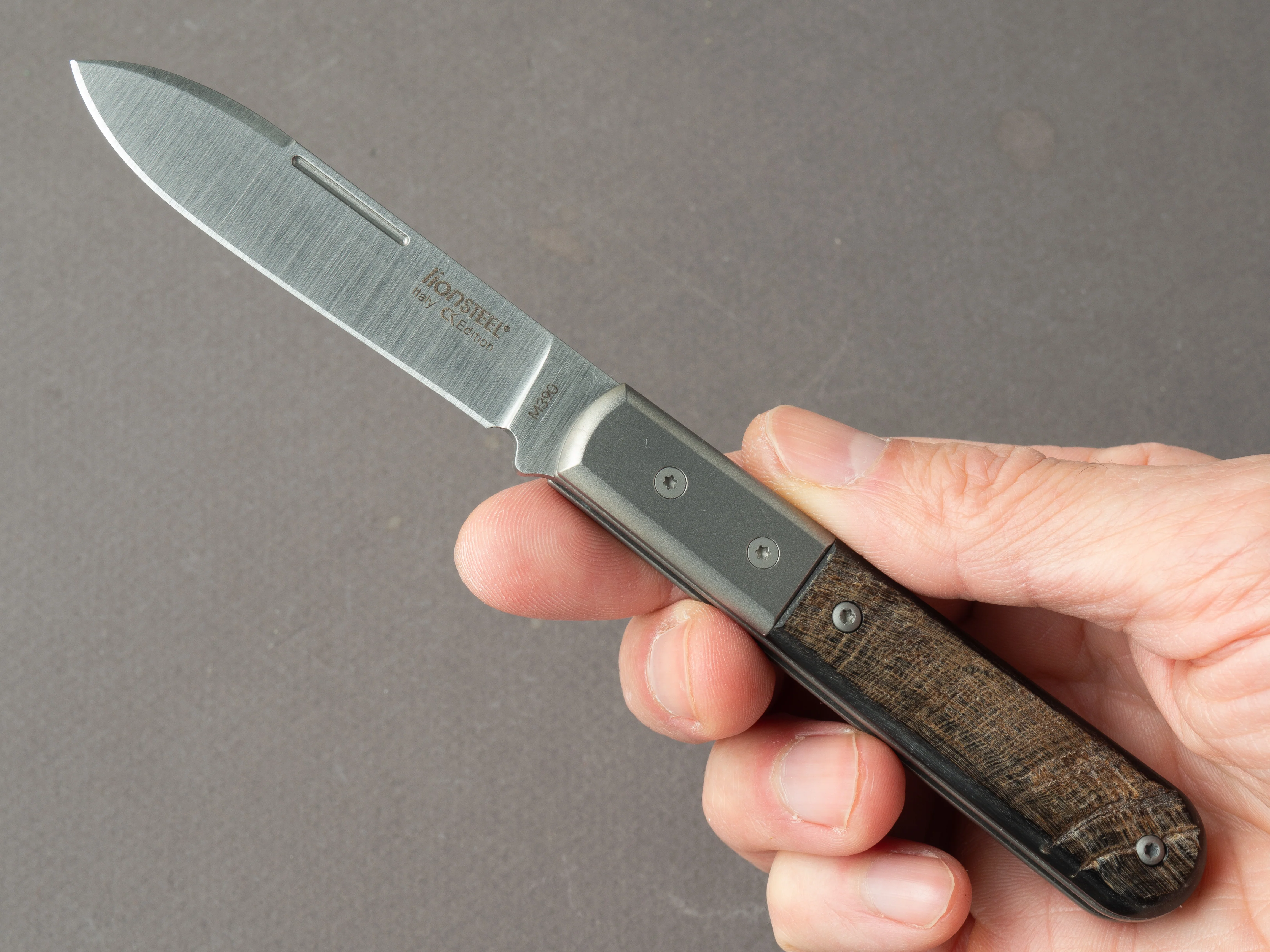 lionSTEEL - Folding Knife - Barlow - Roundhead - 65mm - M390 - Slip Joint - Ram Horn w/ Metal Bolster - Image 7