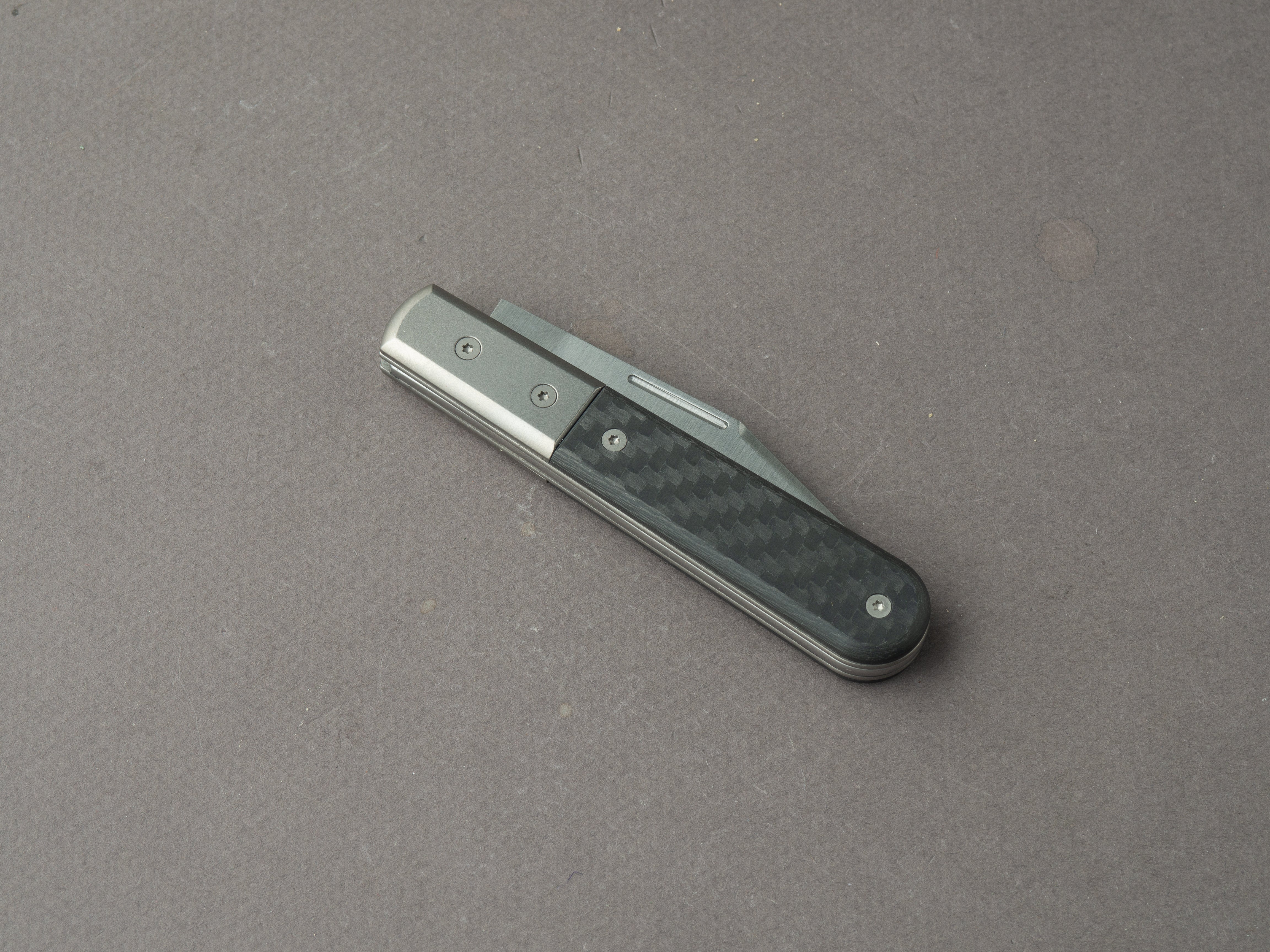 lionSTEEL - Folding Knife - Barlow - Shuffler - 65mm - M390 - Slip Joint - Carbon Fiber w/ Titanium Bolster - Image 4