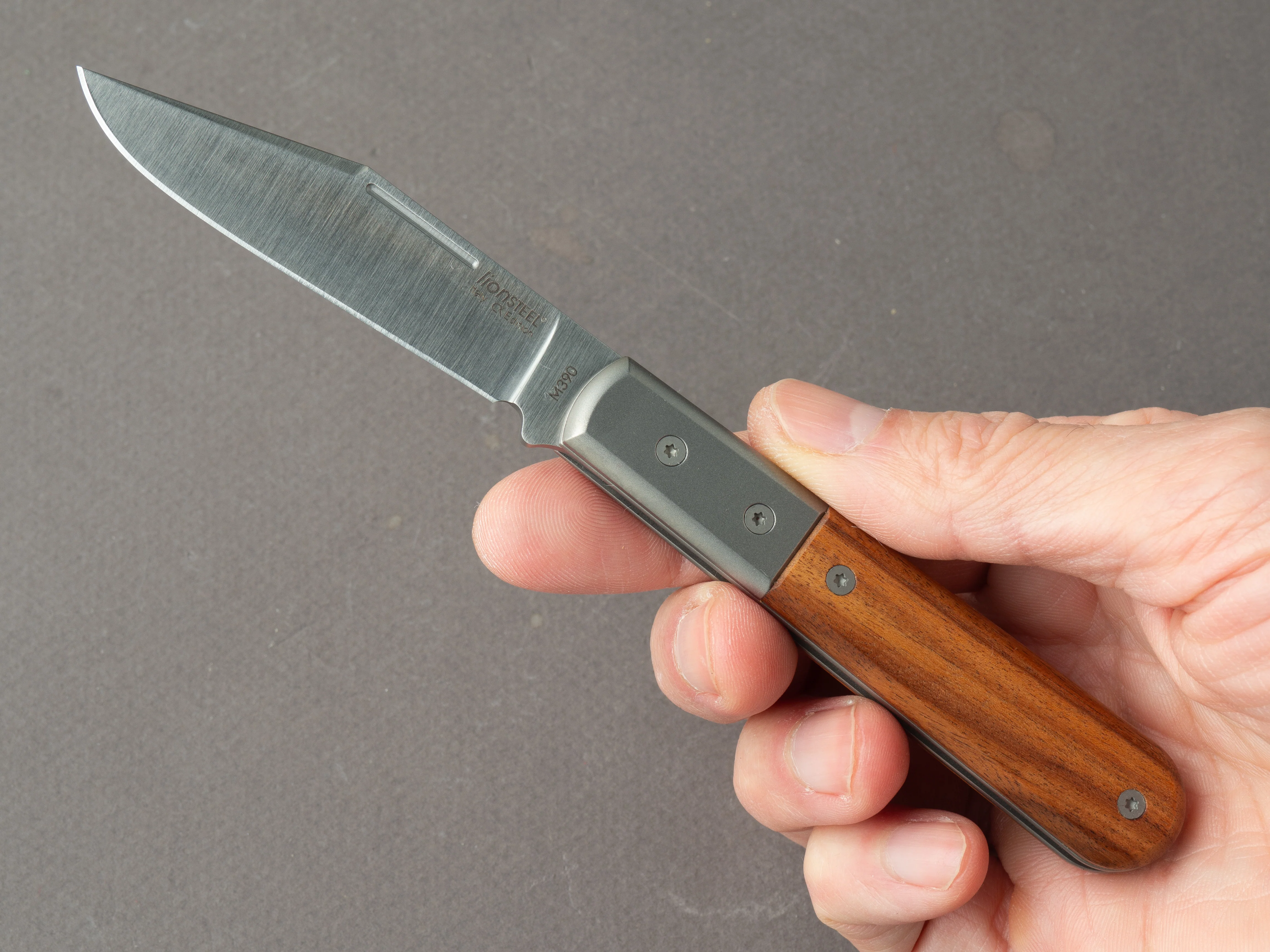 lionSTEEL - Folding Knife - Barlow - Shuffler - 65mm - M390 - Slip Joint - Santos w/ Metal Bolster - Image 7