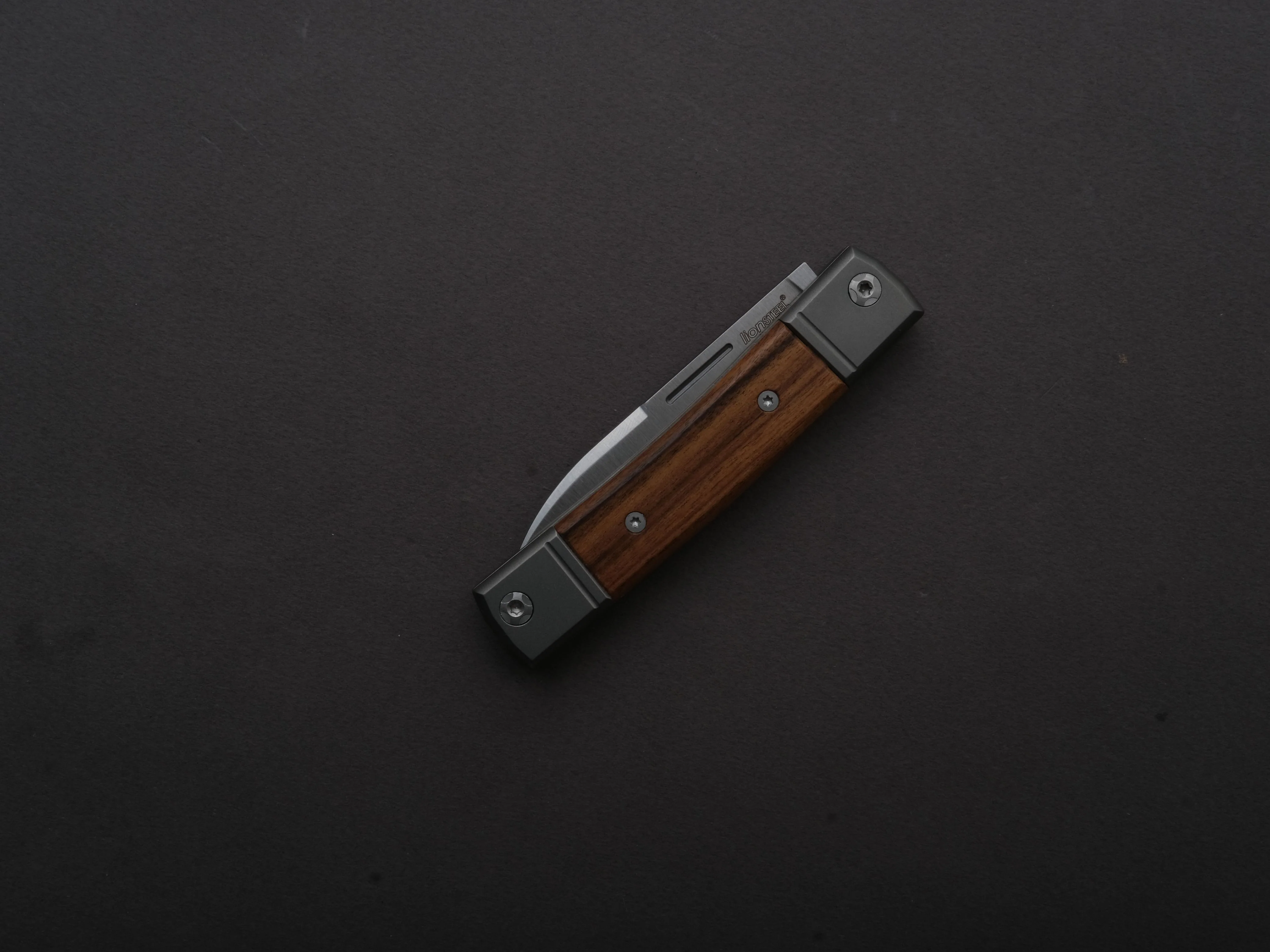 lionSTEEL - Folding Knife - bestMAN - Drop Point - 71mm - M390 - Slip Joint - Santos - Image 7