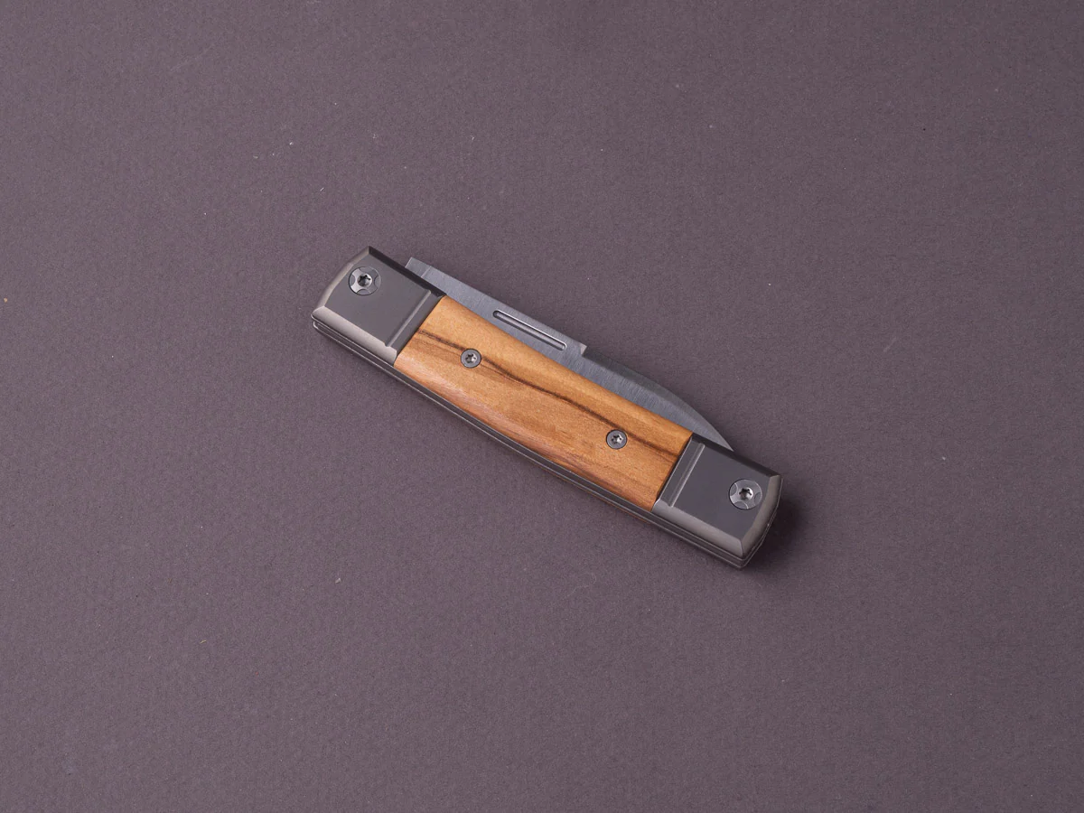 lionSTEEL - Folding Knife - bestMAN - Drop Point - 71mm - M390 - Slip Joint - OIive Wood - Image 3