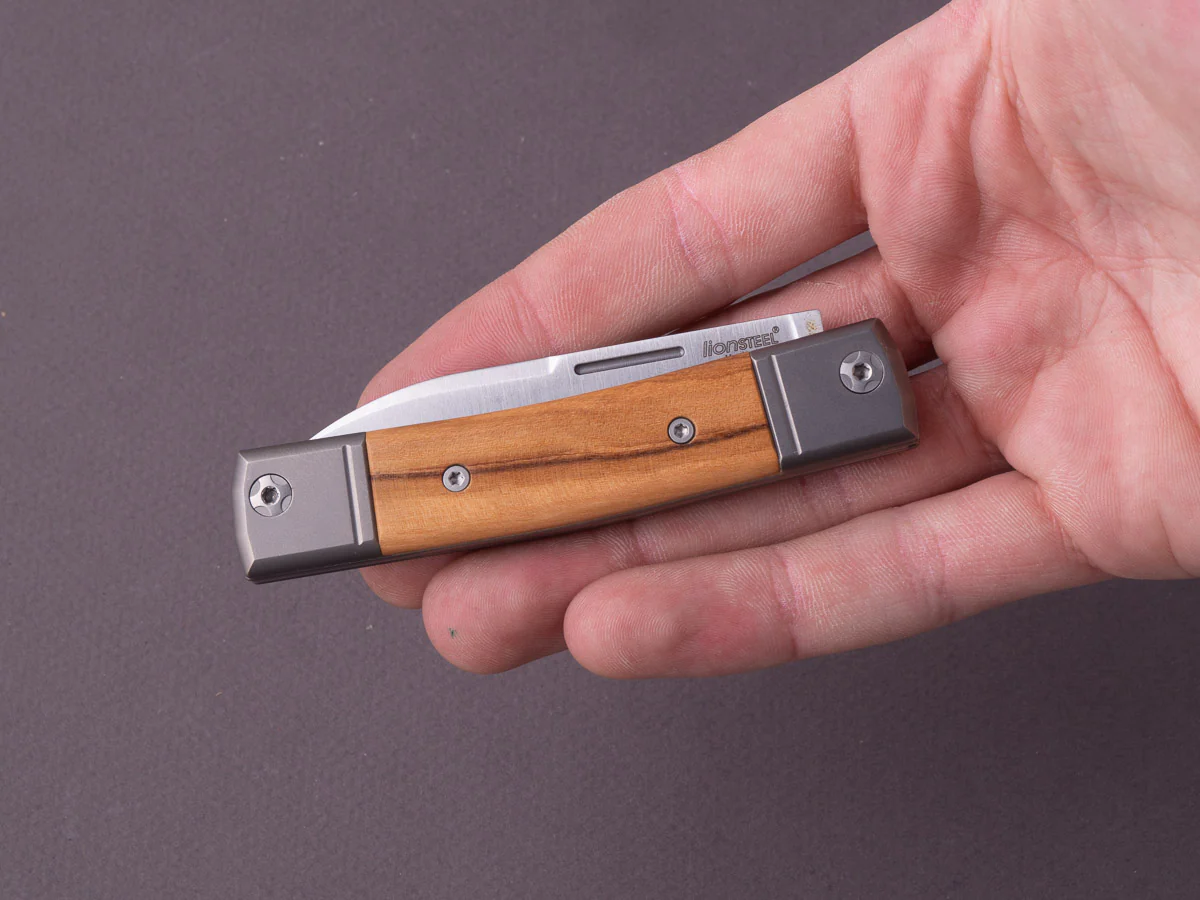 lionSTEEL - Folding Knife - bestMAN - Drop Point - 71mm - M390 - Slip Joint - OIive Wood - Image 8