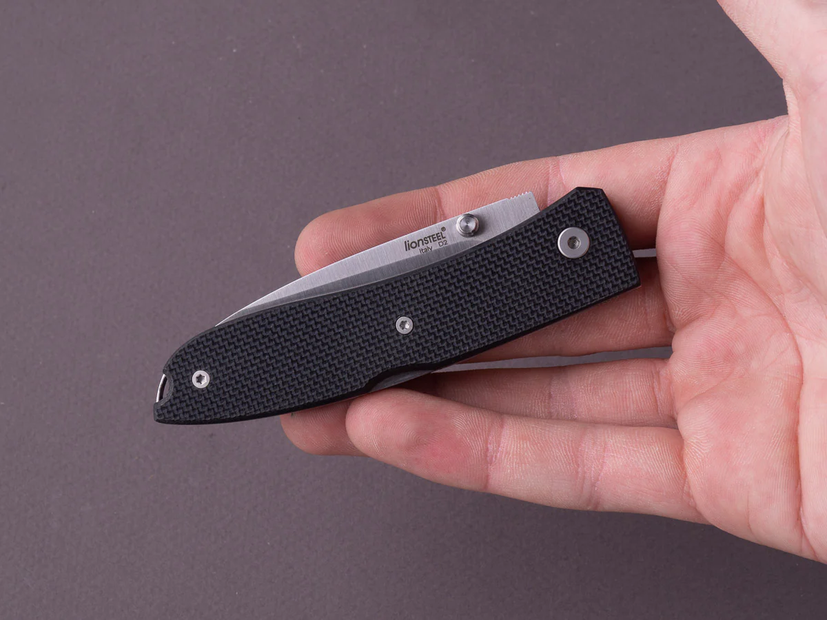 lionSTEEL - Folding Knife - Opera 74mm - D2 - Lock Back - Black G10 - Image 6