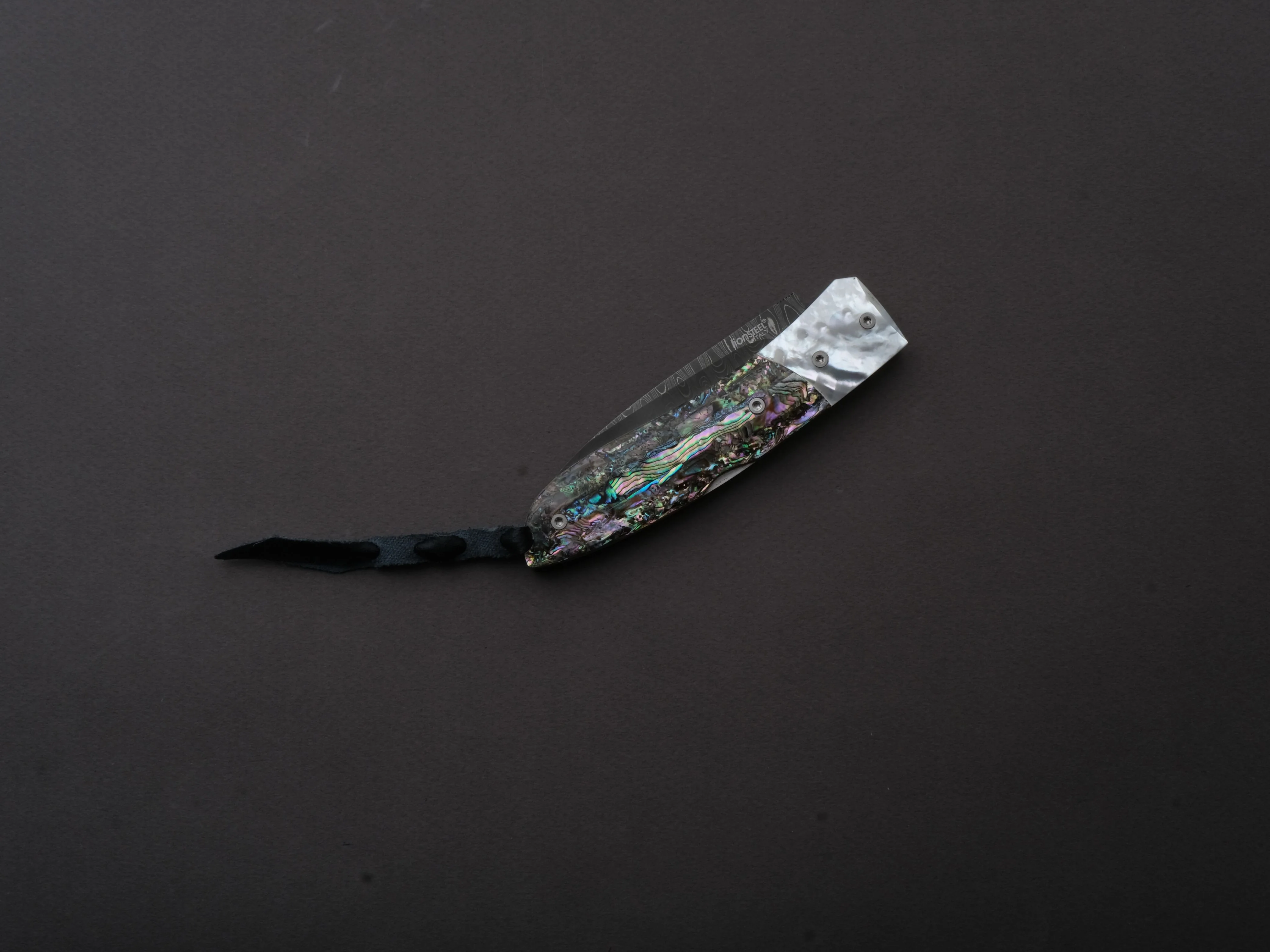 lionSTEEL - Folding Knife - Opera 74mm - D2 - Lock Back - Mother of Pearl & Abalone - Image 3