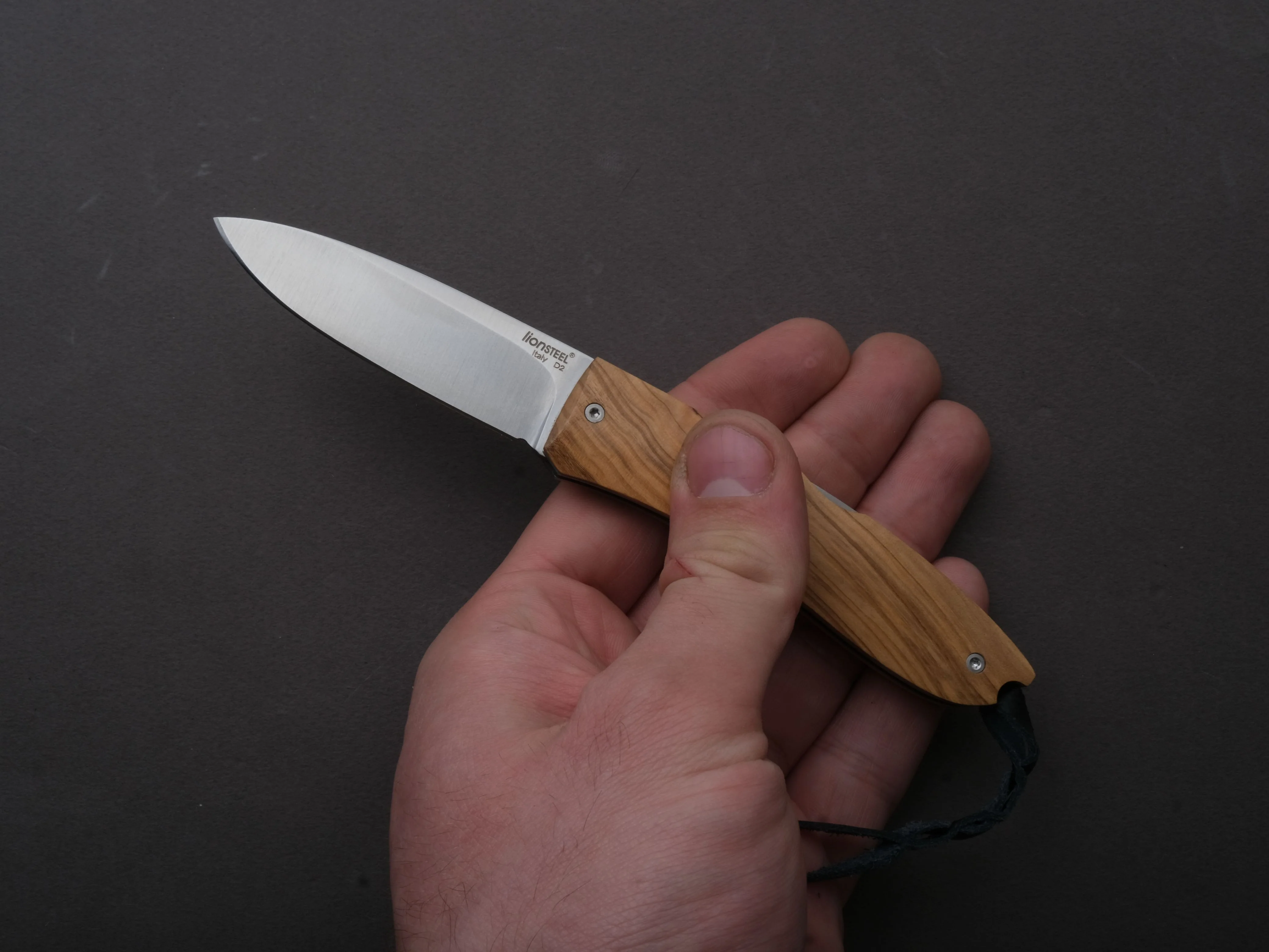 lionSTEEL - Folding Knife - Opera 74mm - D2 - Lock Back - Olive Wood - Image 7