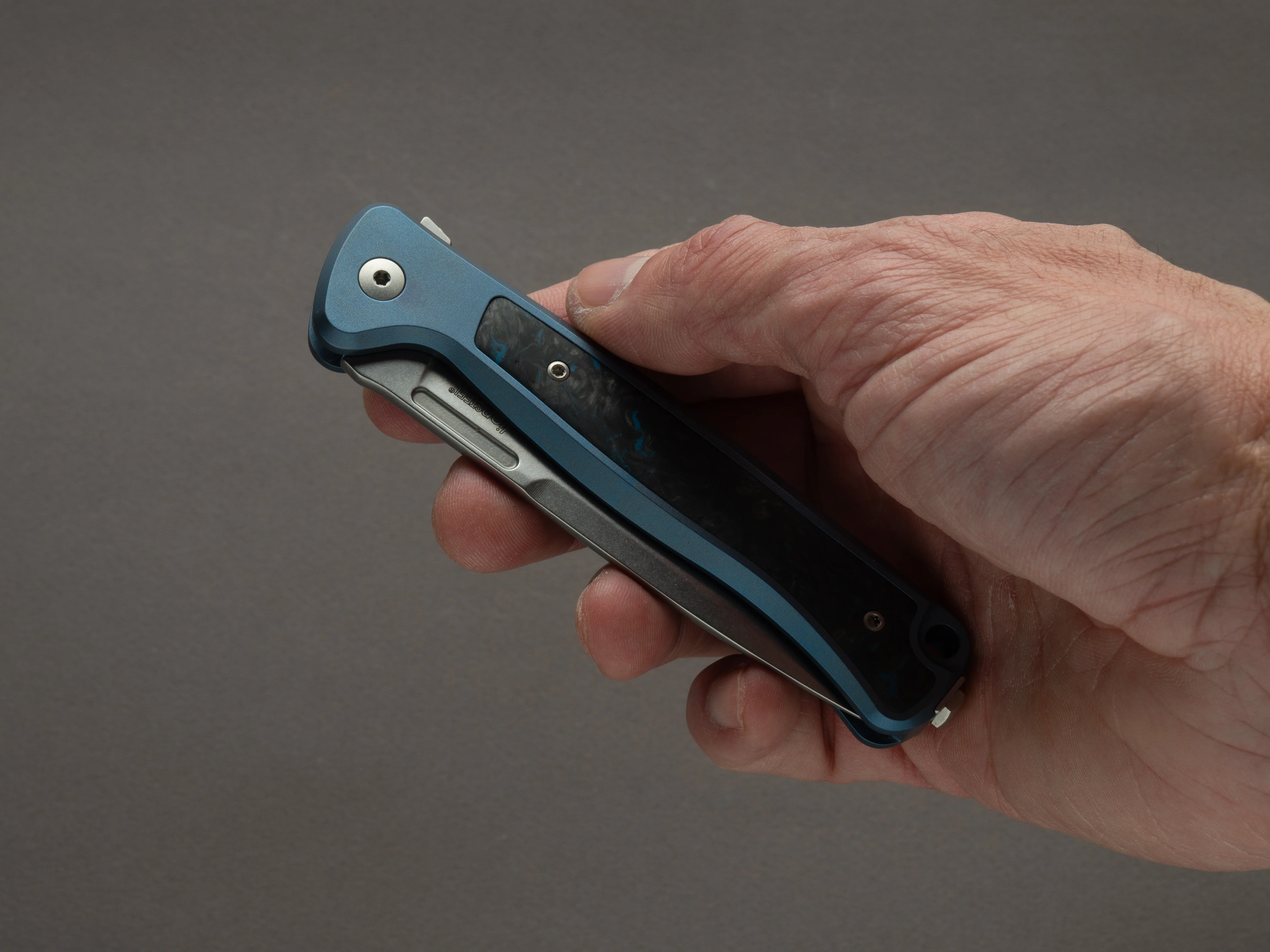 lionSTEEL - SOLID Folding Knife - Frame Lock - Skinny - MagnaCut - 85mm - Blue Titanium Handle - Image 5
