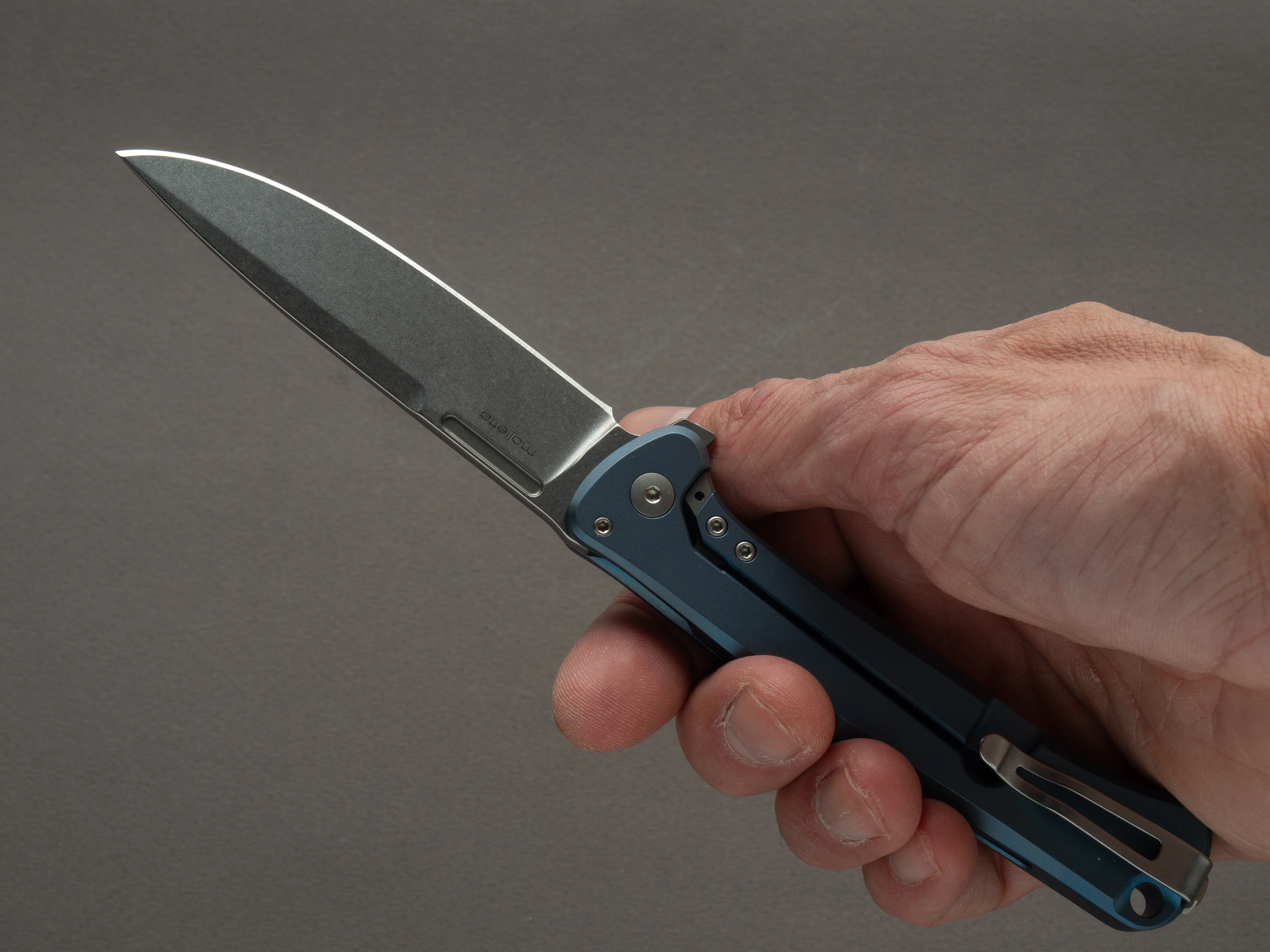 lionSTEEL - SOLID Folding Knife - Frame Lock - Skinny - MagnaCut - 85mm - Blue Titanium Handle - Image 7