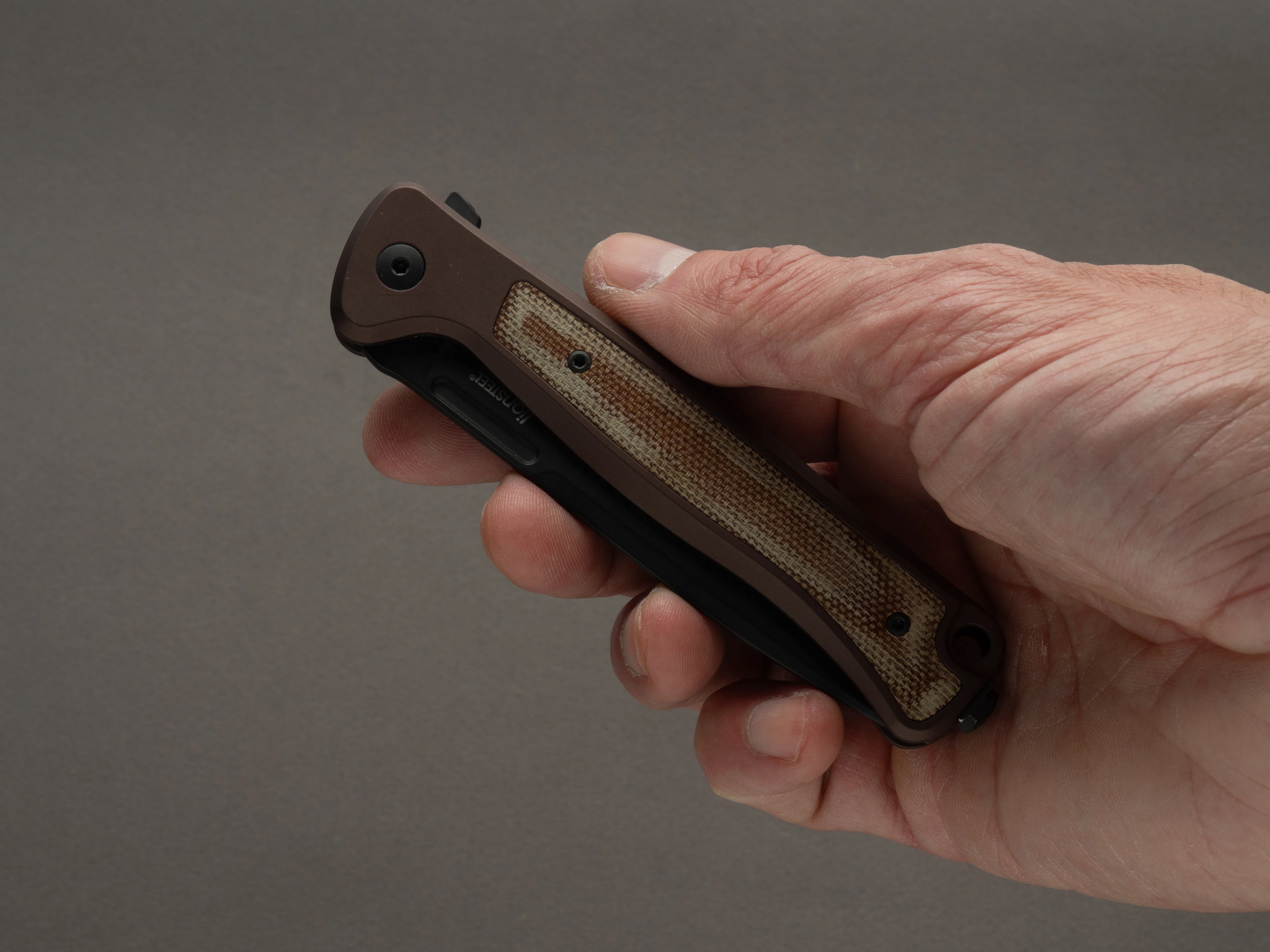 lionSTEEL - SOLID Folding Knife - Frame Lock - Skinny - MagnaCut - 85mm - Earth Brown Aluminum Handle - Mil Spec - Image 4
