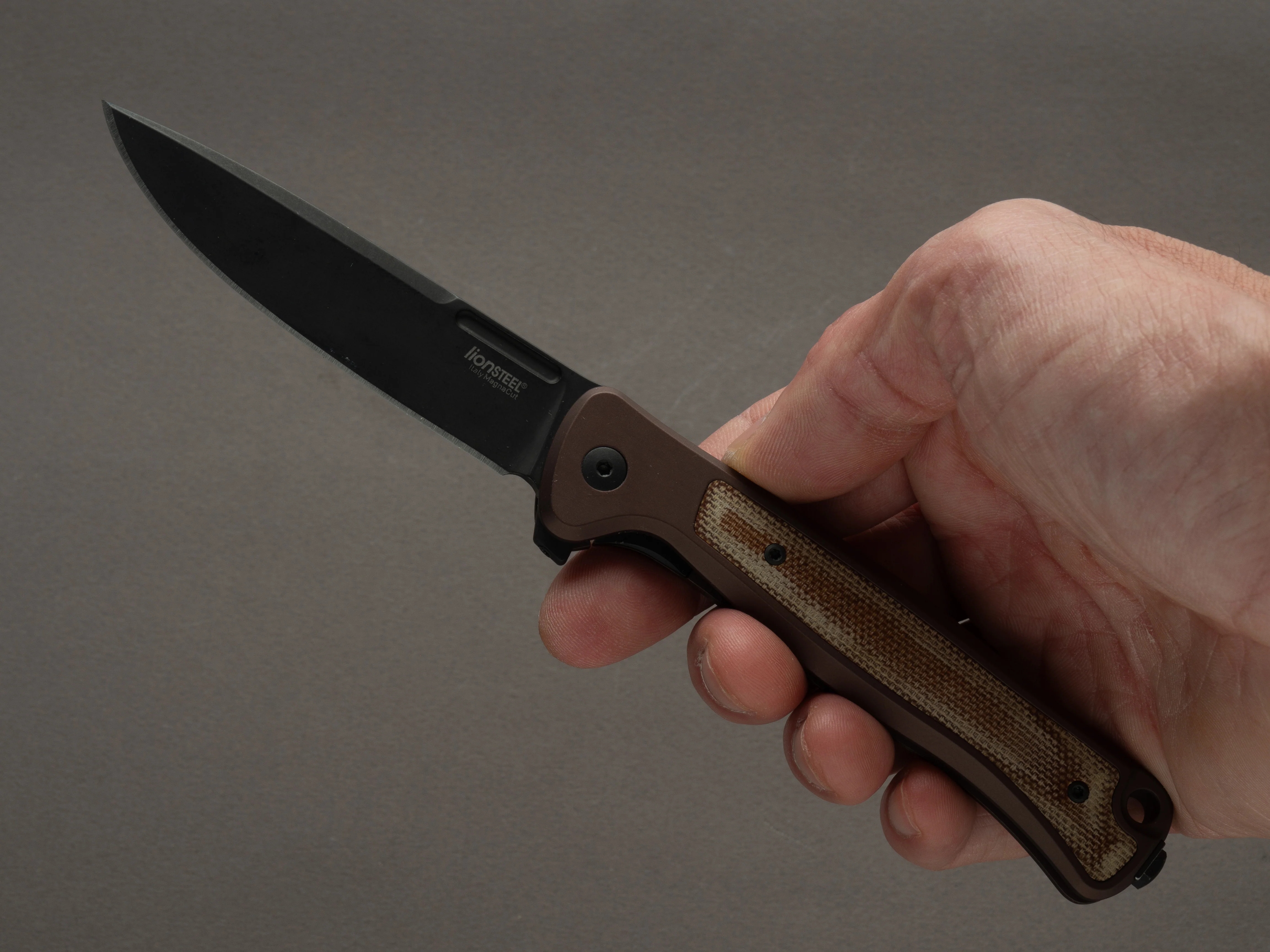 lionSTEEL - SOLID Folding Knife - Frame Lock - Skinny - MagnaCut - 85mm - Earth Brown Aluminum Handle - Mil Spec - Image 5