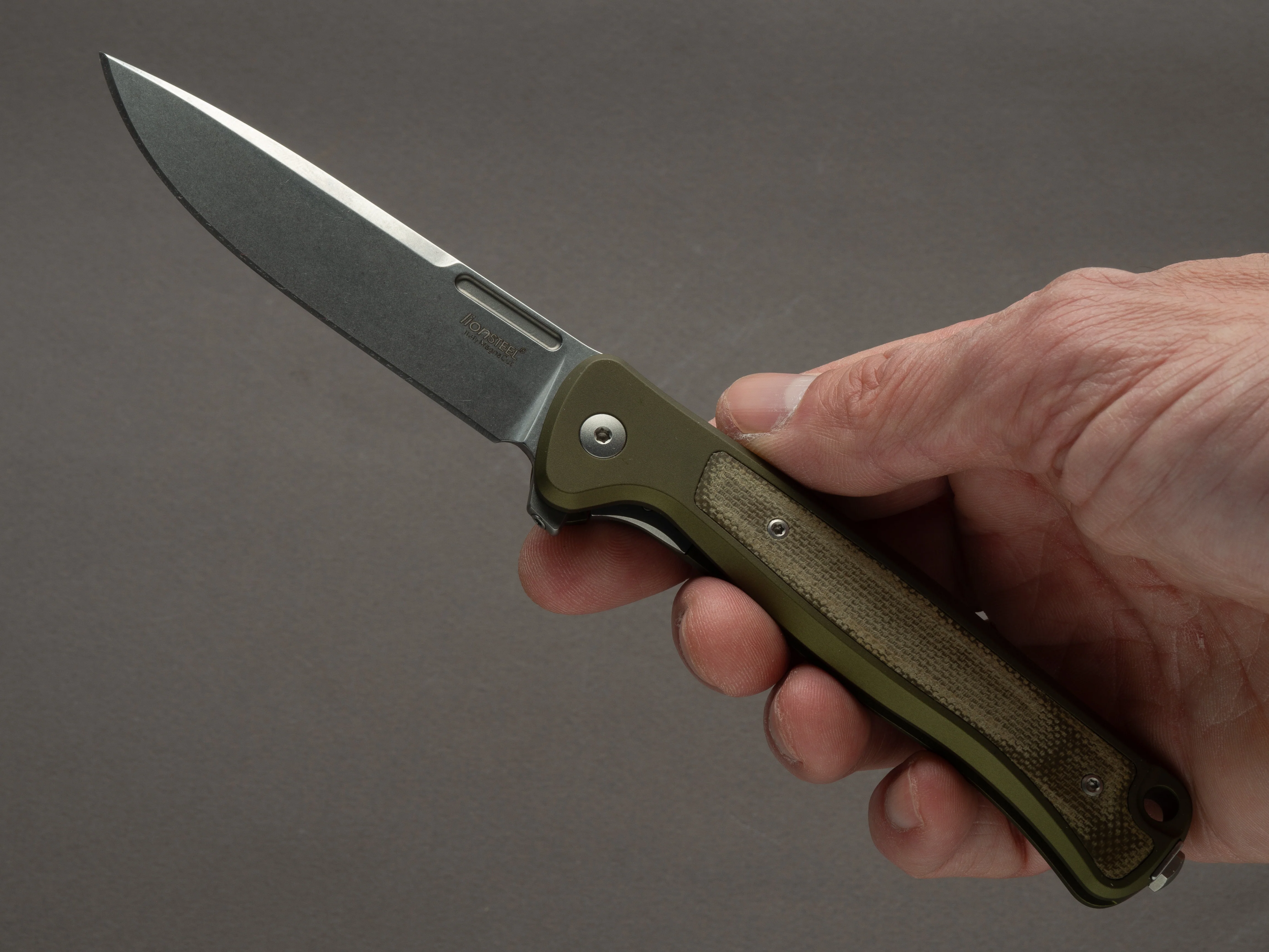 lionSTEEL - SOLID Folding Knife - Frame Lock - Skinny - MagnaCut - 85mm - Green Aluminum Handle - Image 6