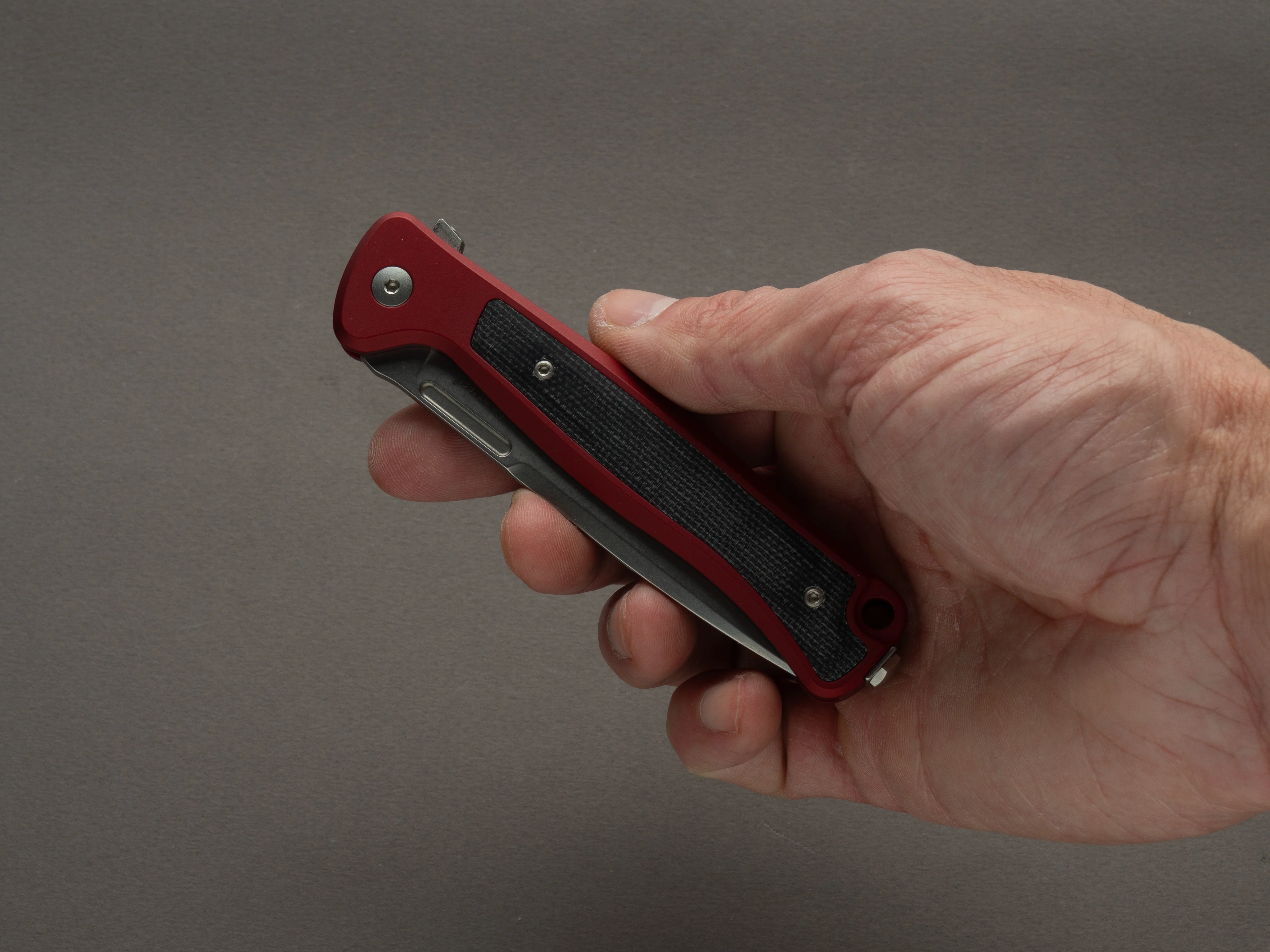 lionSTEEL - SOLID Folding Knife - Frame Lock - Skinny - MagnaCut - 85mm - Red Aluminum Handle - Image 5