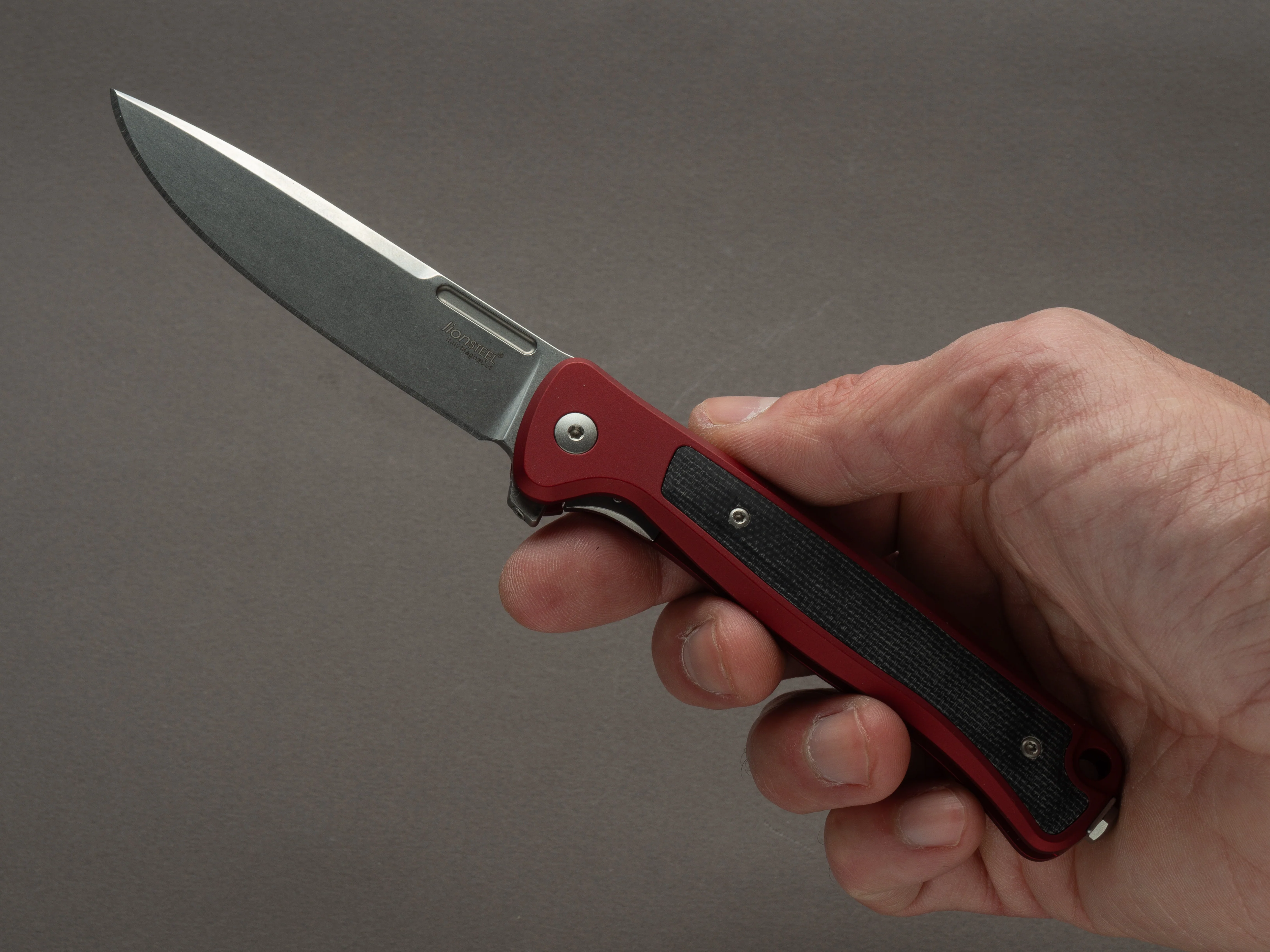lionSTEEL - SOLID Folding Knife - Frame Lock - Skinny - MagnaCut - 85mm - Red Aluminum Handle - Image 6