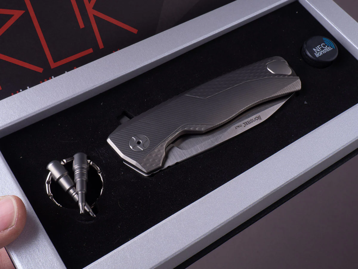 lionSTEEL - SOLID Folding Knife - Frame Lock - ROK - M390 - 85mm - Grey Titanium - Image 4