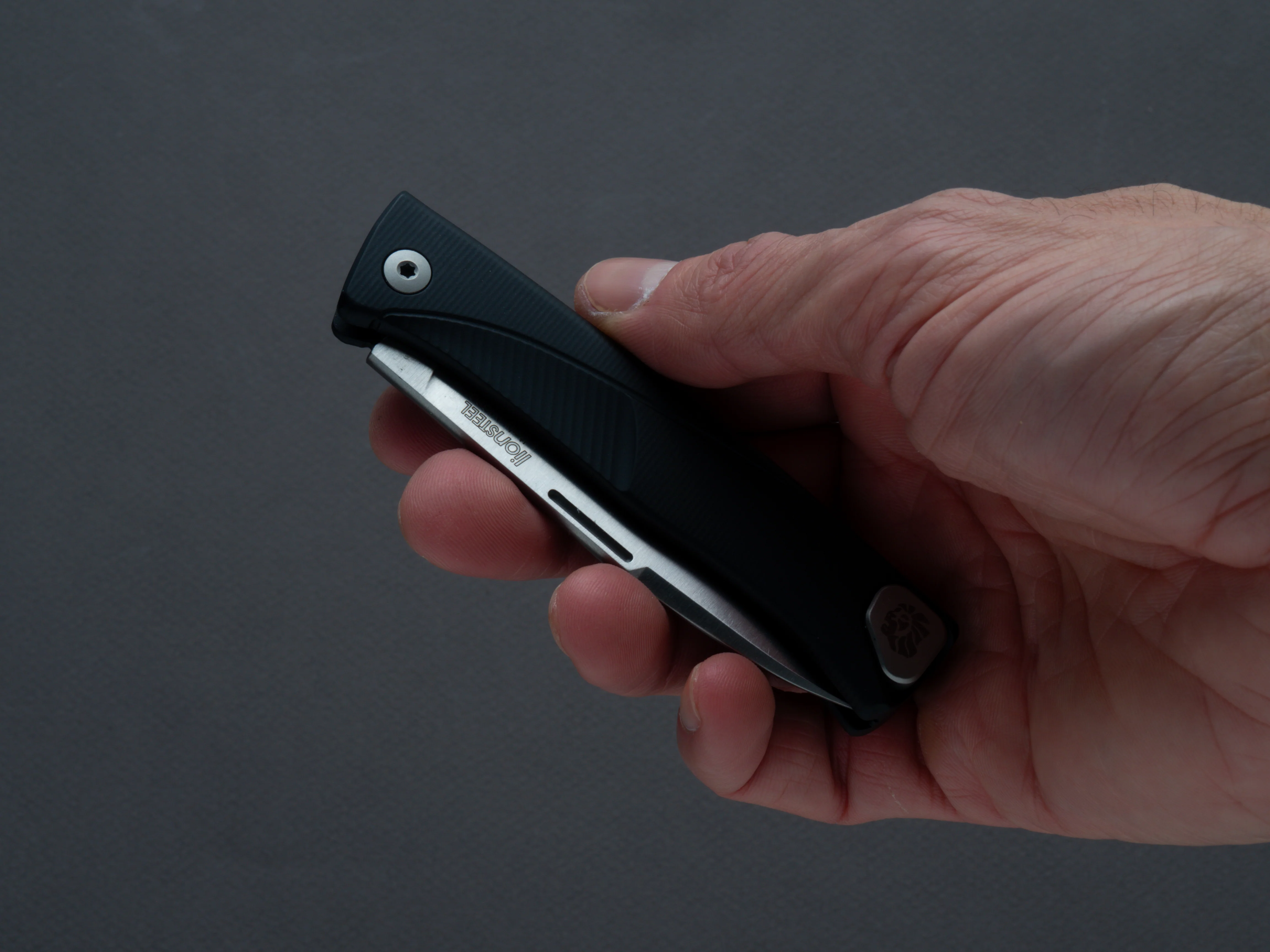 lionSTEEL - SOLID Folding Knife - Thrill - Slip Joint - M390 - 75mm - Black Aluminum - H. WAYL Clip - Image 6