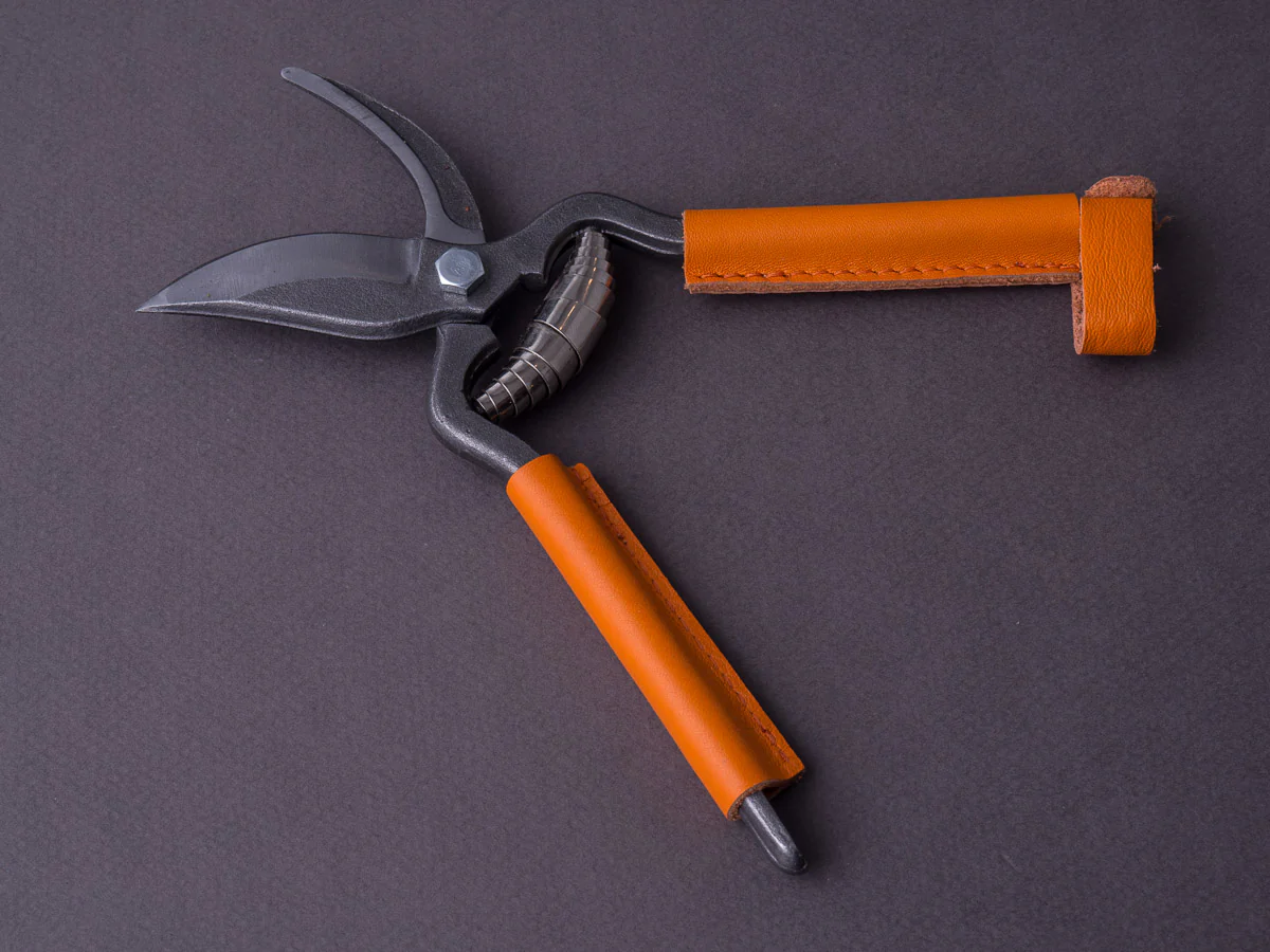 Locau - Garden Shears - Stainless - Orange Leather Handle - Image 3
