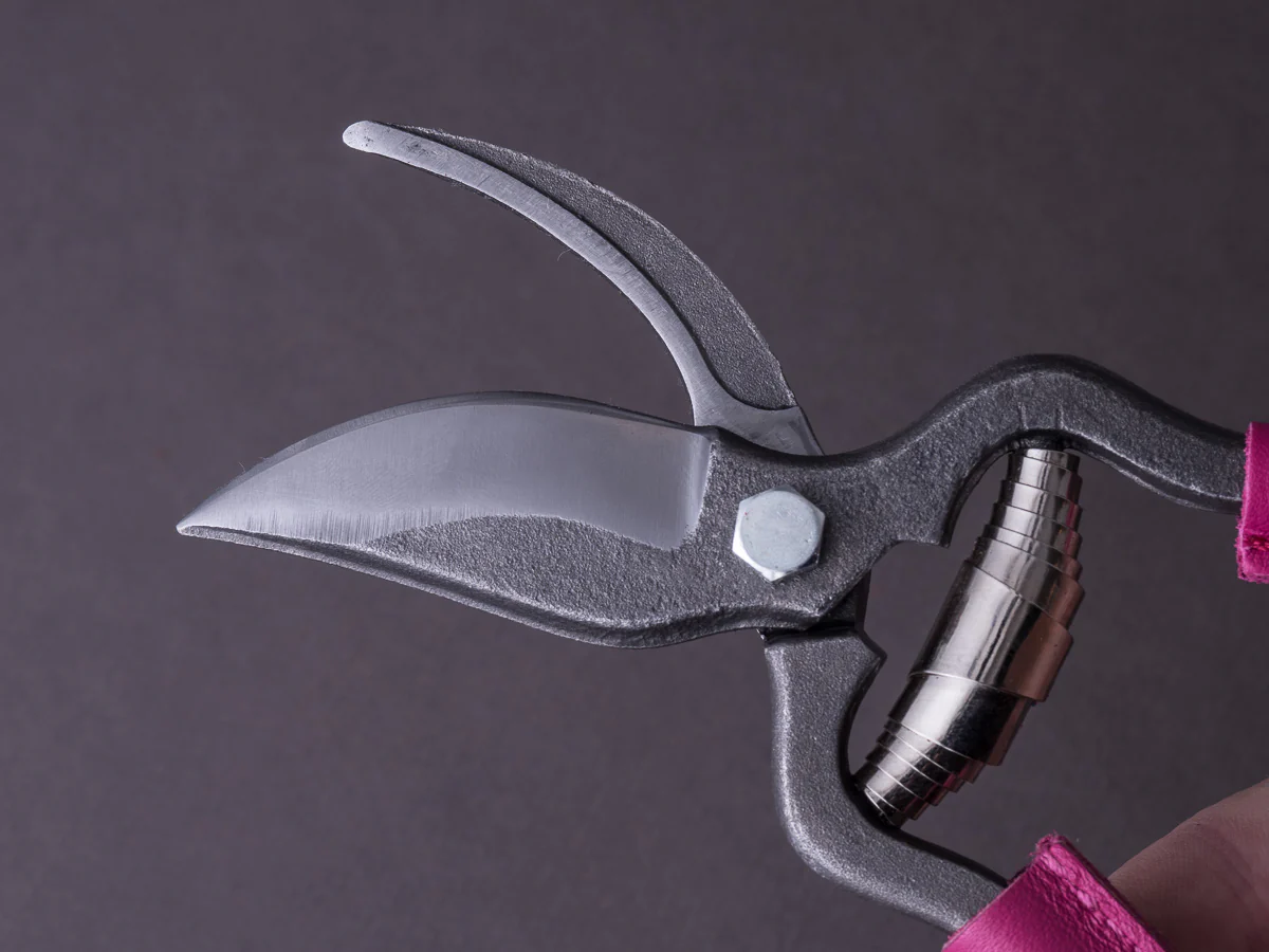 Locau - Garden Shears - Stainless - Pink Leather Handle - Image 3