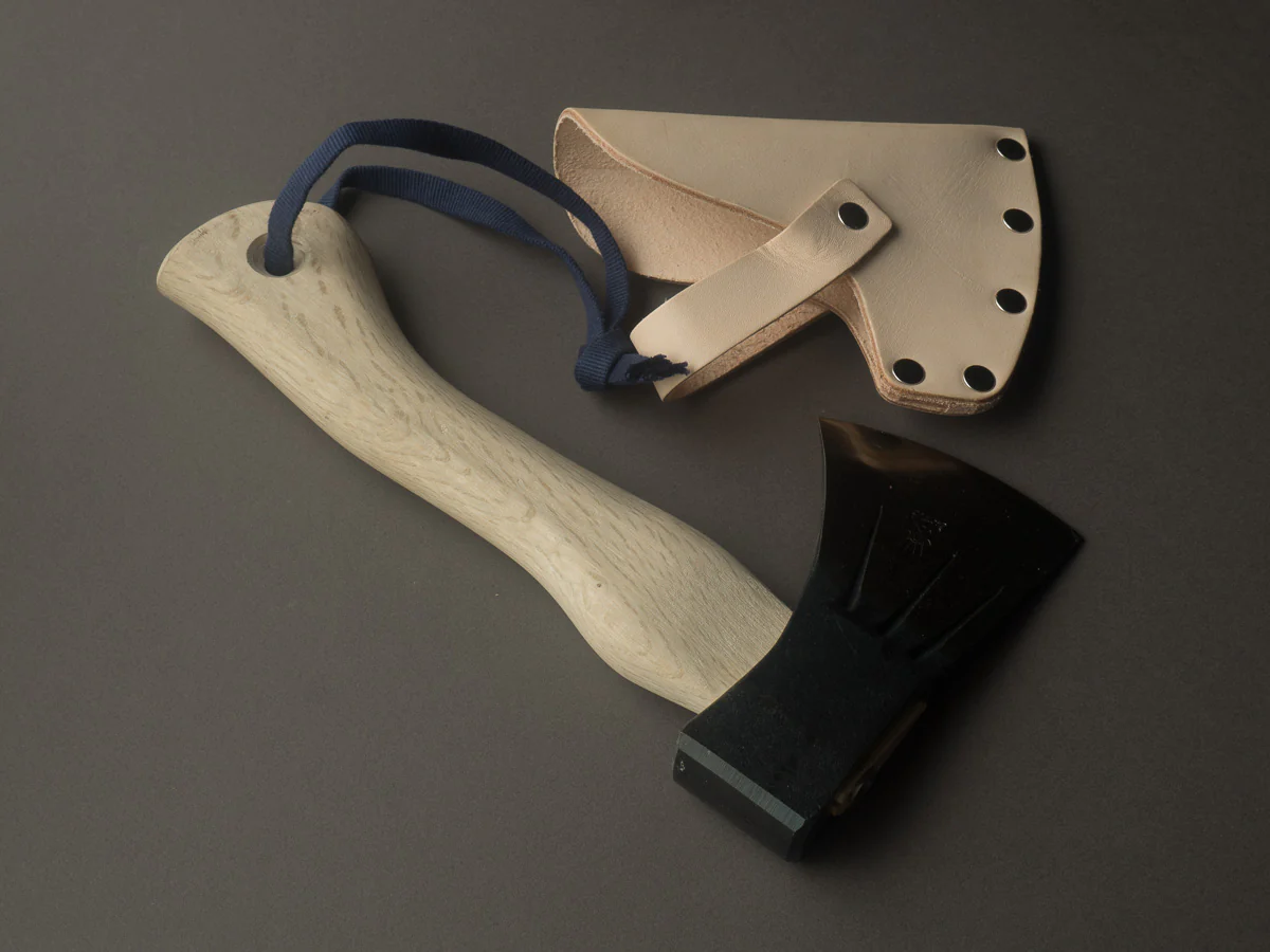 Mizuno - Craft Axe - 450g - Curved Oak Handle