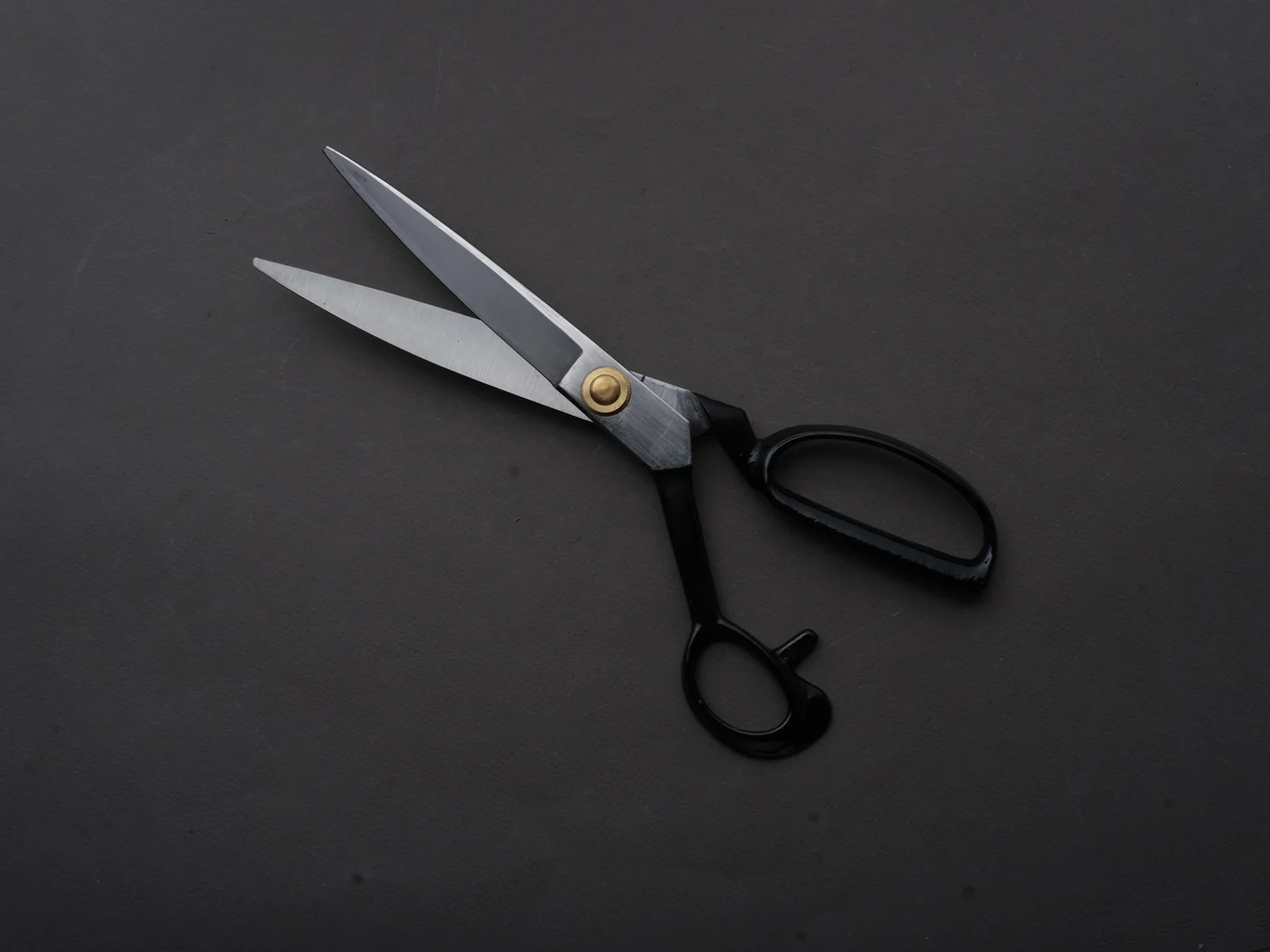 Morihei - Kikuyu - Left-Handed Fabric Shears - 260mm (Fully Left)