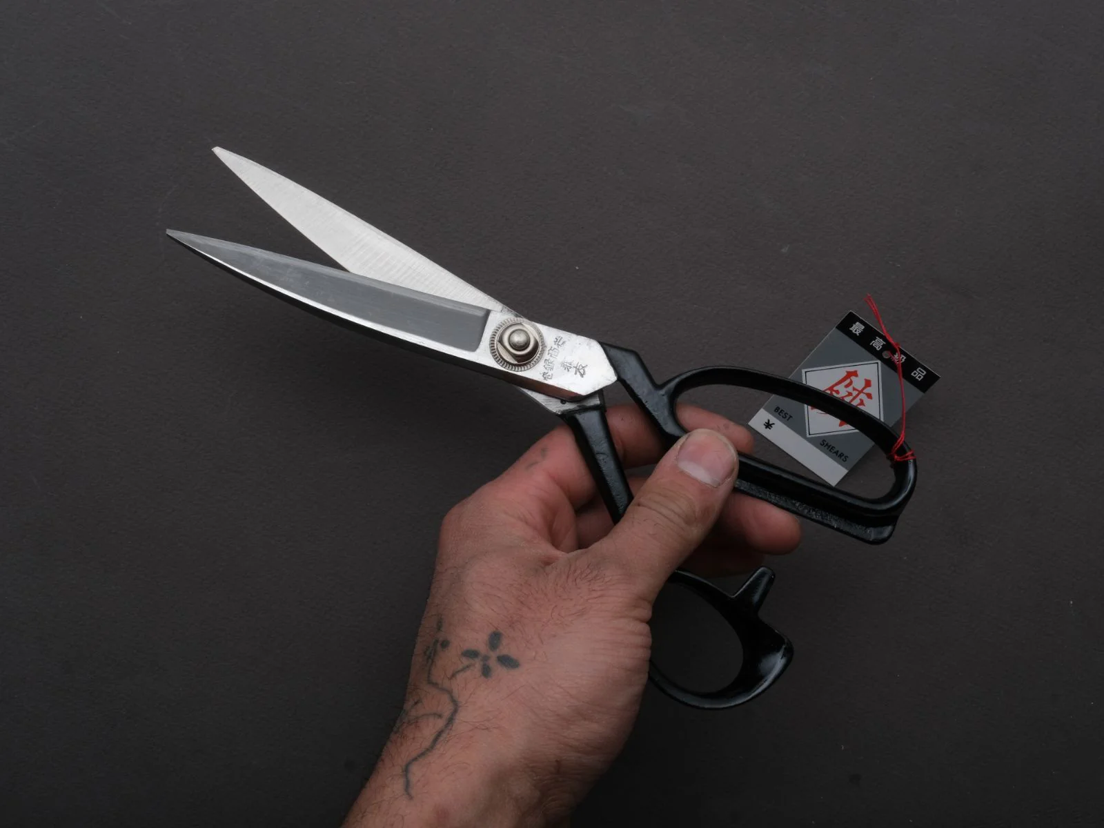 Morihei - Yoshitomo - Fabric Shears - 200mm - Image 3