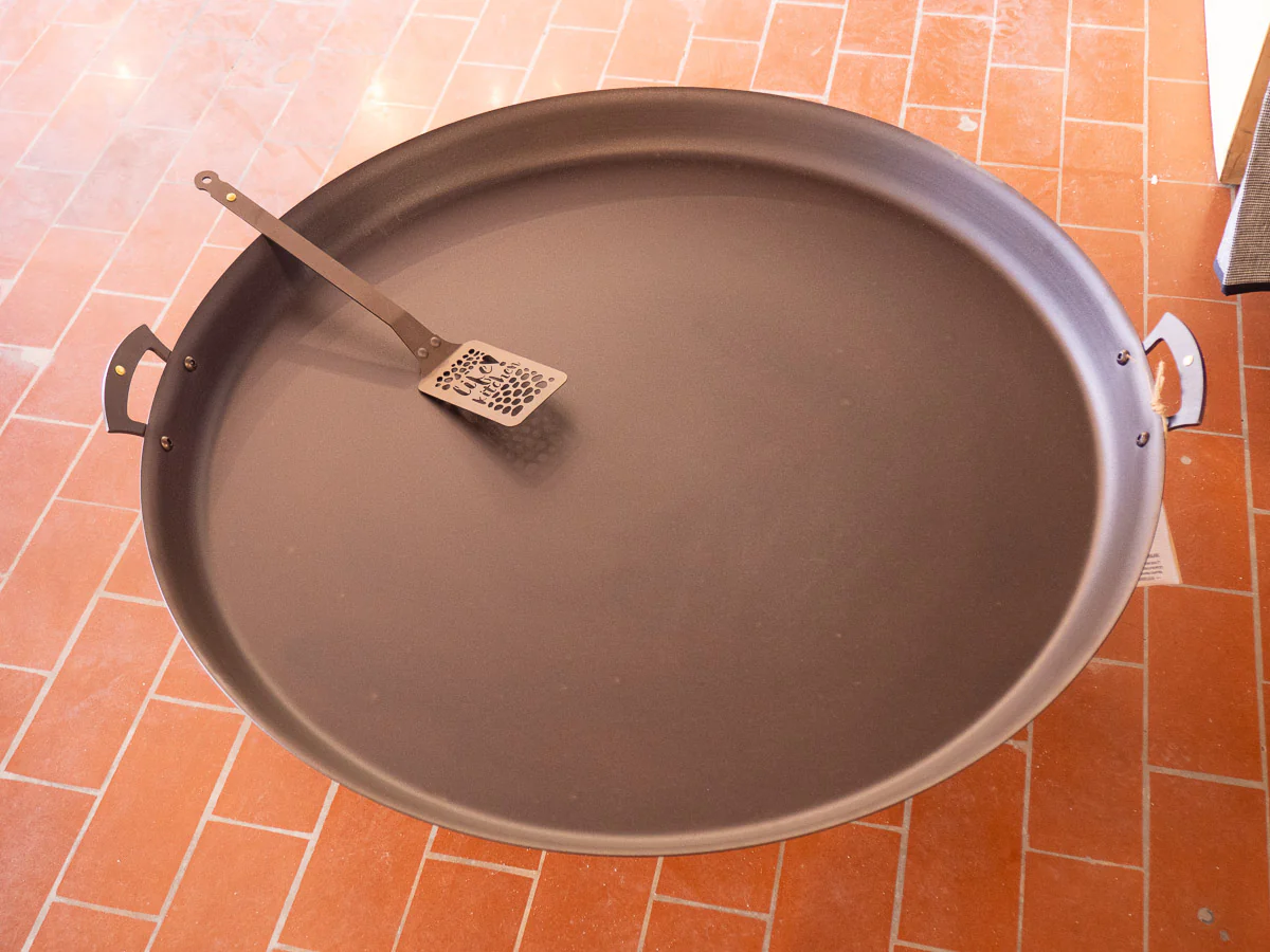Netherton Foundry - Spun Iron - 33" Paella Pan - Image 2