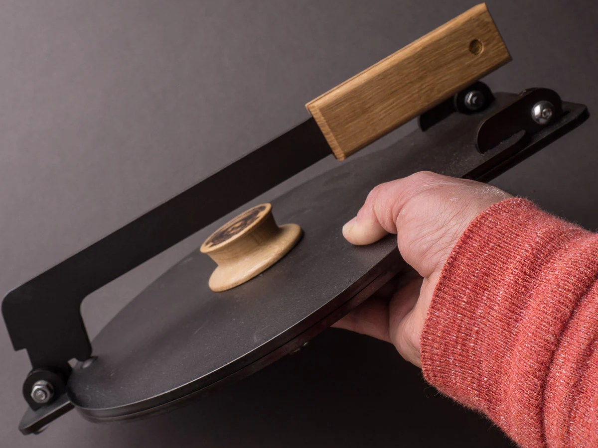 Netherton Foundry - Black Iron Tortilla Press - Image 4
