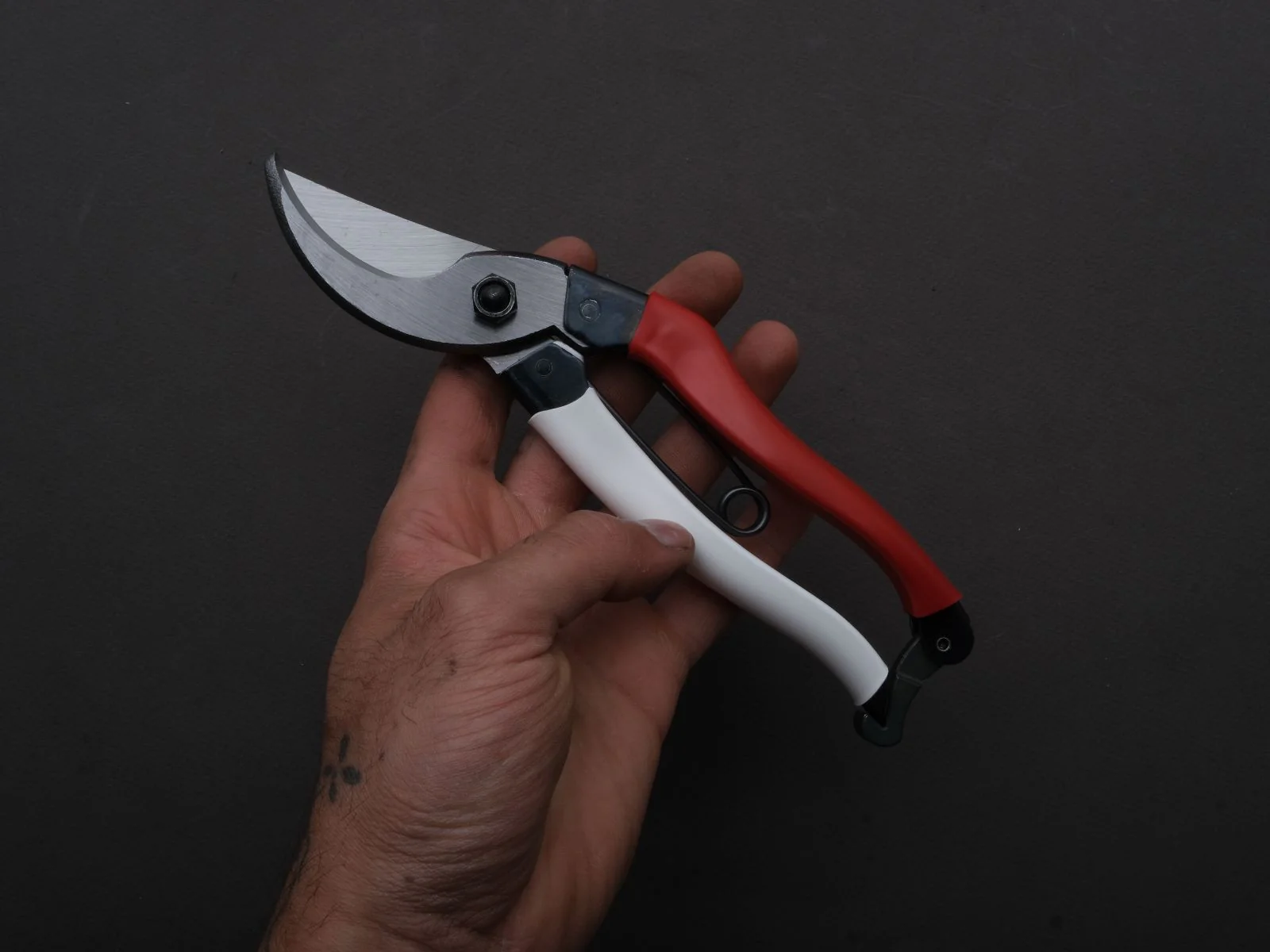 Okatsune - Sentei - Pruning Shears - 200mm (#103) - Image 3