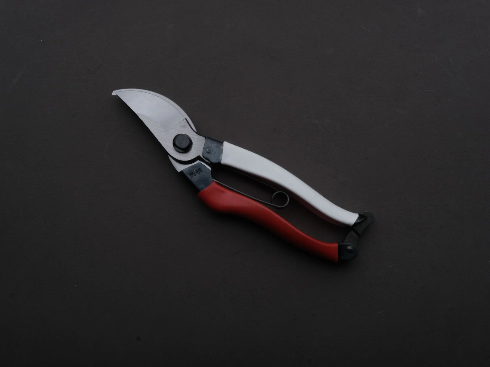 Okatsune - Sentei - Pruning Shears - 200mm (#103) - Image 4