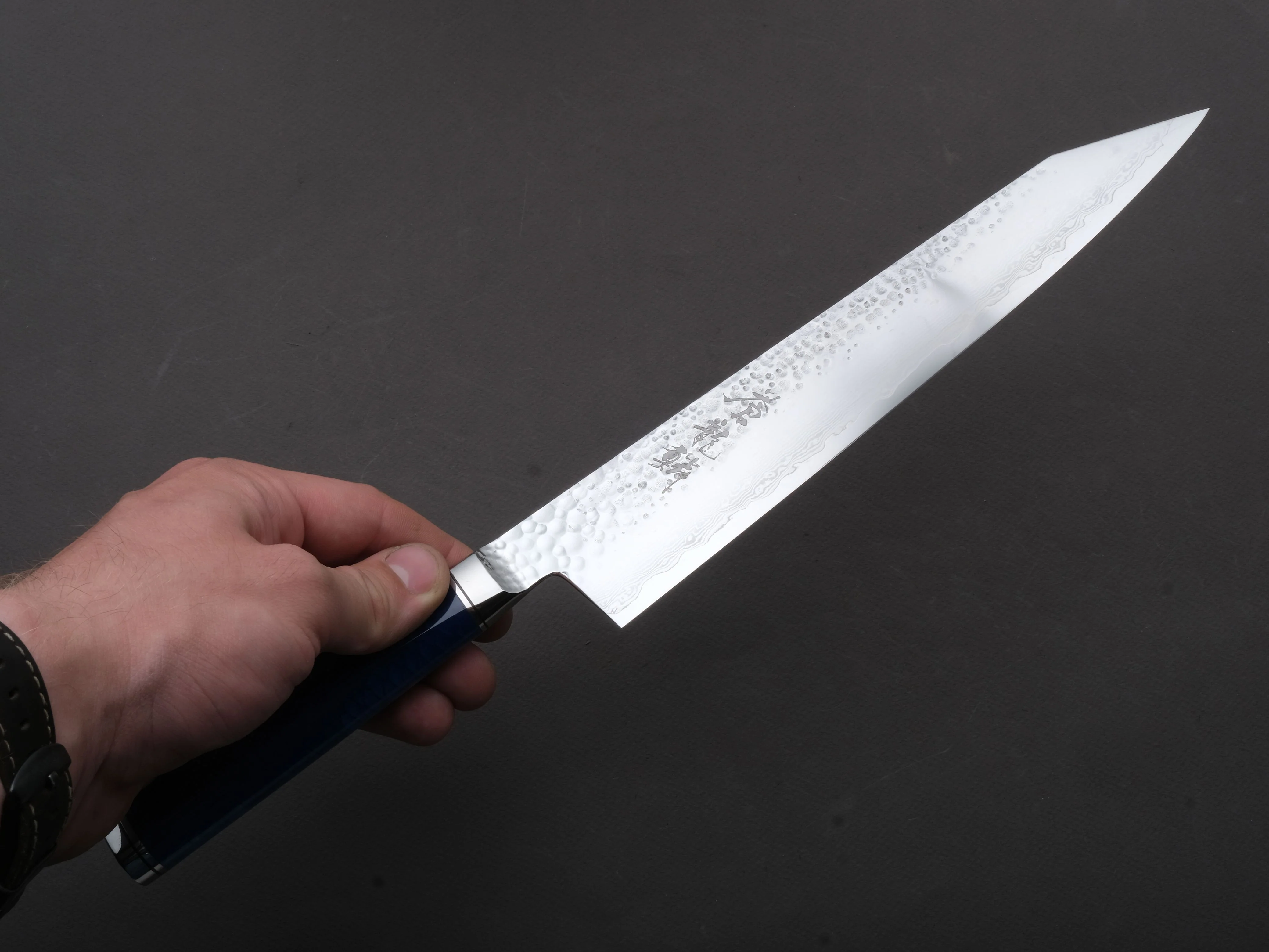 Ryusen - SOURYURIN - VG10W - Tsuchime Damascus - Gyuto - 240mm - Blue Resin Hybrid Handle - Image 3