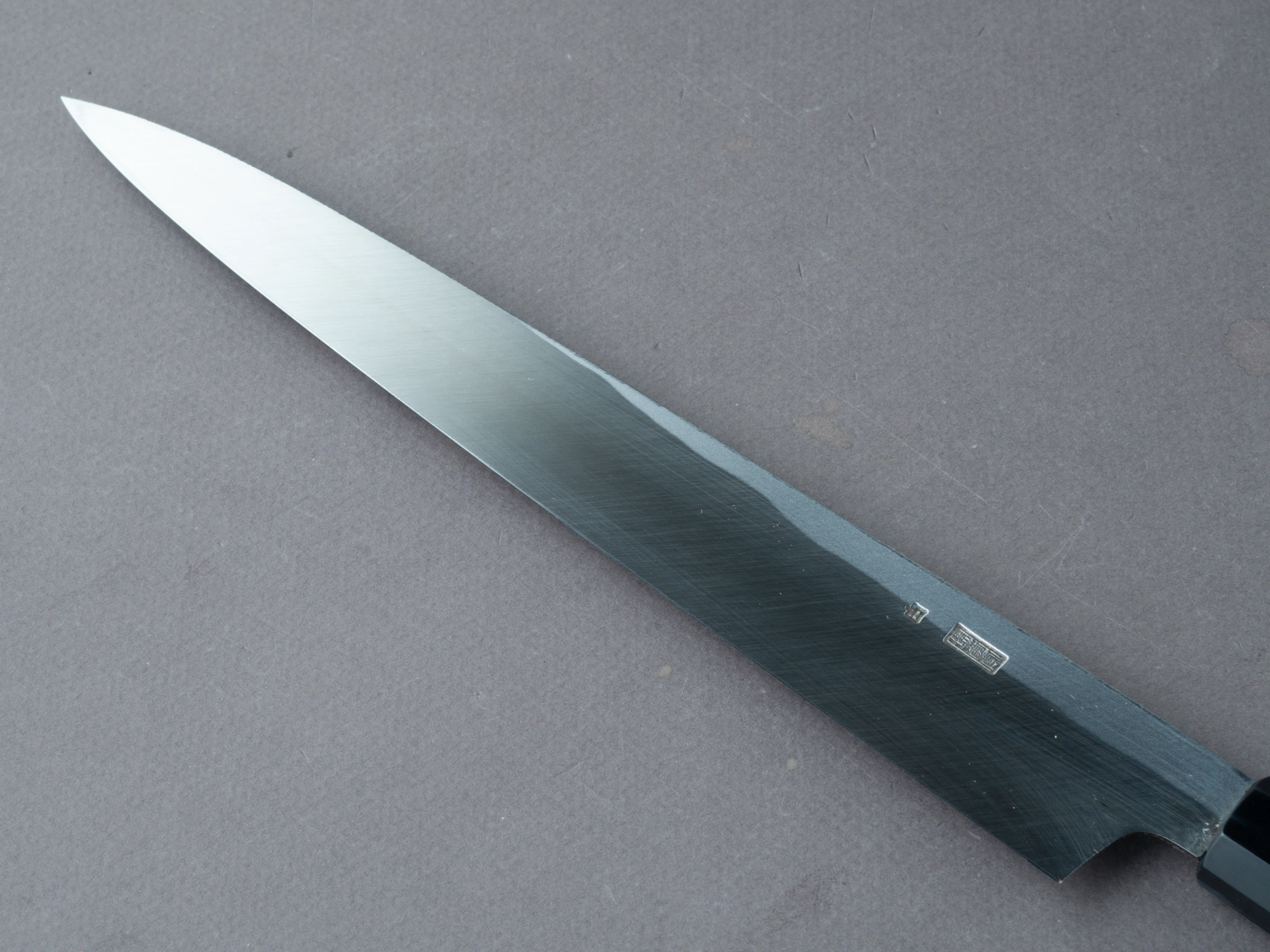 Sakai Kikumori - Kikuzuki Kuro - White #2 - Yanagiba - 240mm - Magnolia Handle - Image 4