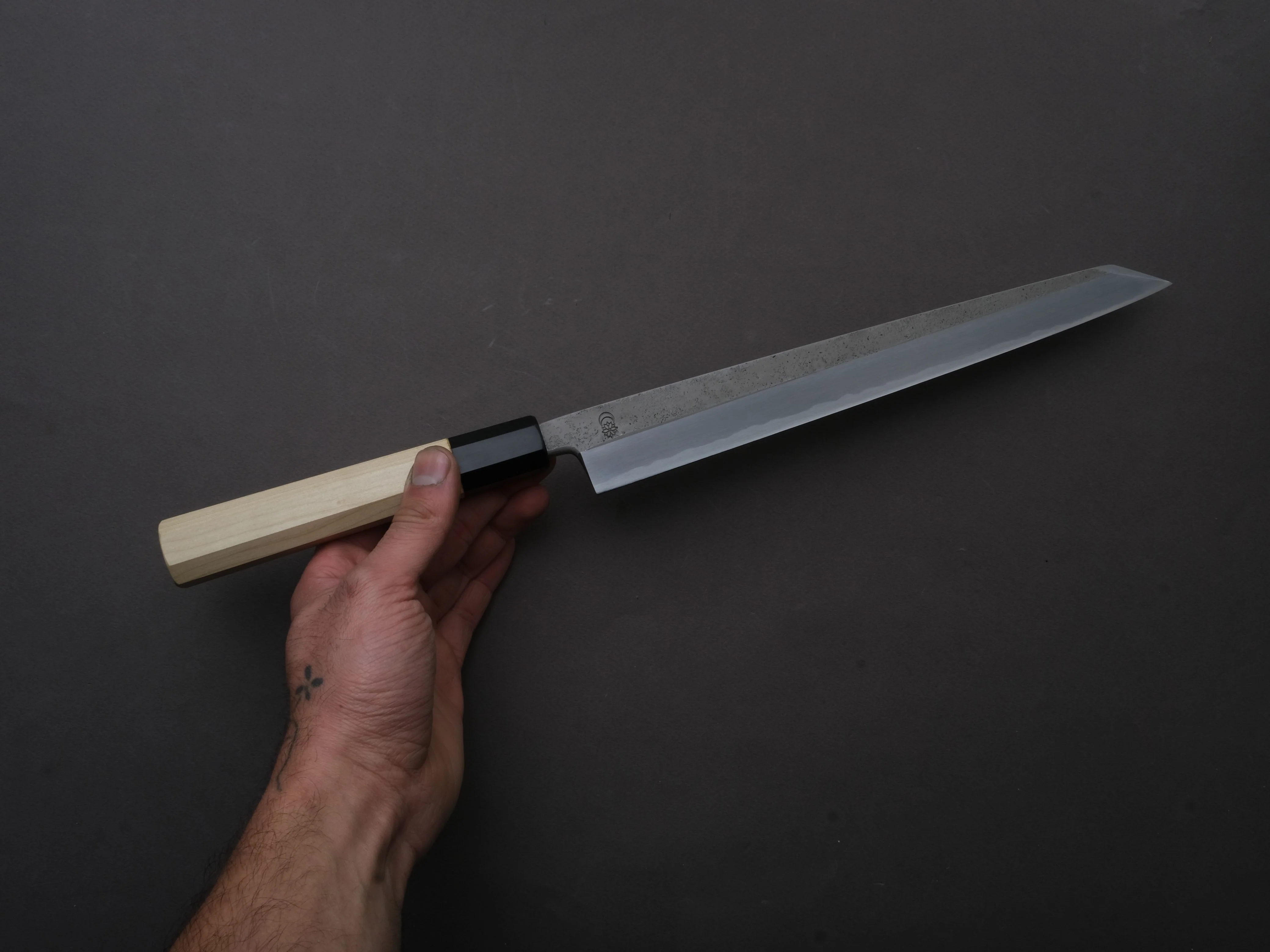 Sakai Kikumori - KIKUZUKI RIN - White #2 - Nashiji - Kiritsuke Yanagiba - 270mm - Magnolia Wood Handle - Image 3