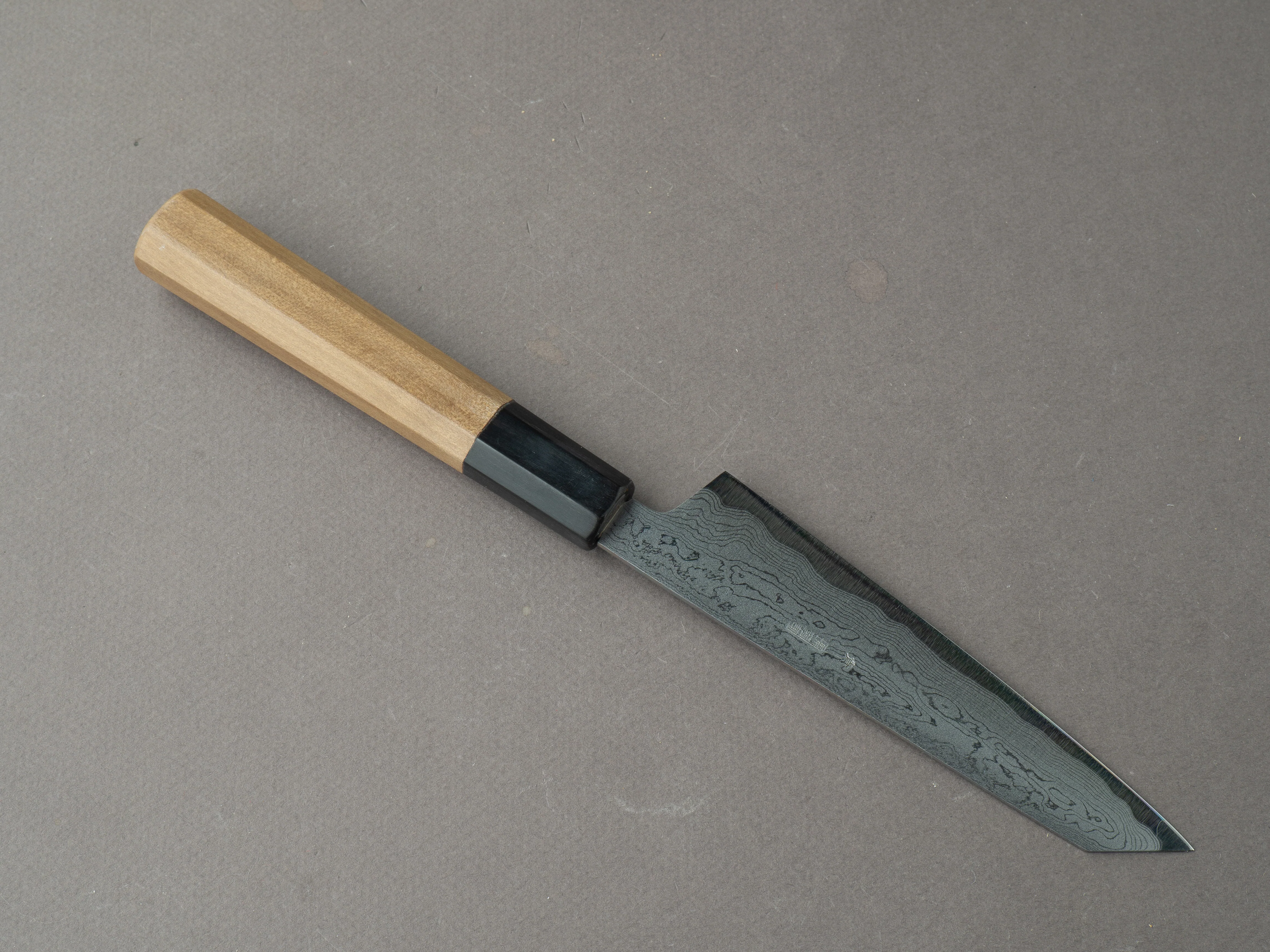 Sakai Kikumori - Kikuzuki Uzu - Blue #1 - Damascus - Kiritsuke Petty - 135mm - Magnolia Handle - Image 2
