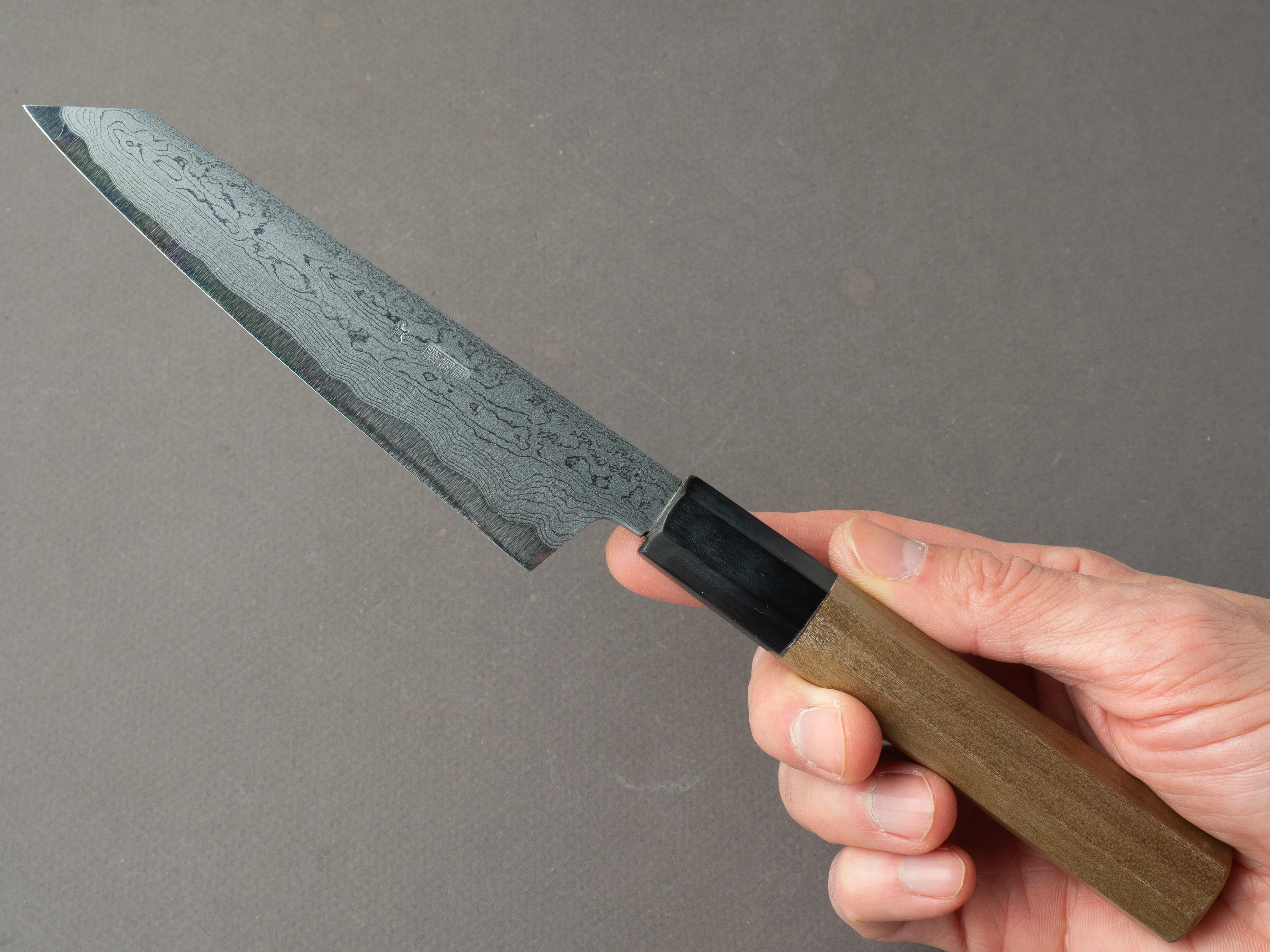 Sakai Kikumori - Kikuzuki Uzu - Blue #1 - Damascus - Kiritsuke Petty - 135mm - Magnolia Handle - Image 6