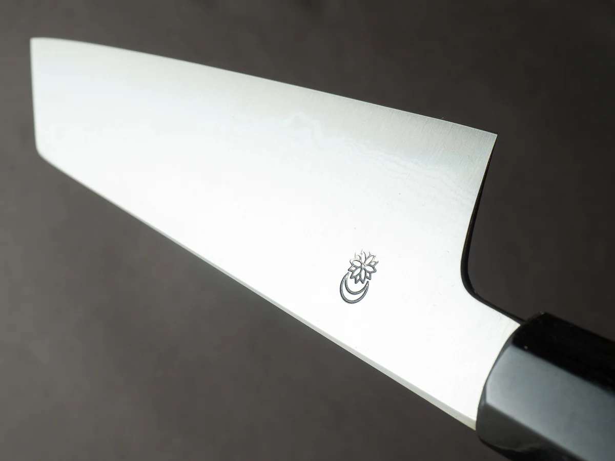 Sakai Kikumori - Kikuzuki Uzu - Blue #1 - Damascus - Kiritsuke Santoku - 180mm - Magnolia Handle - Image 10