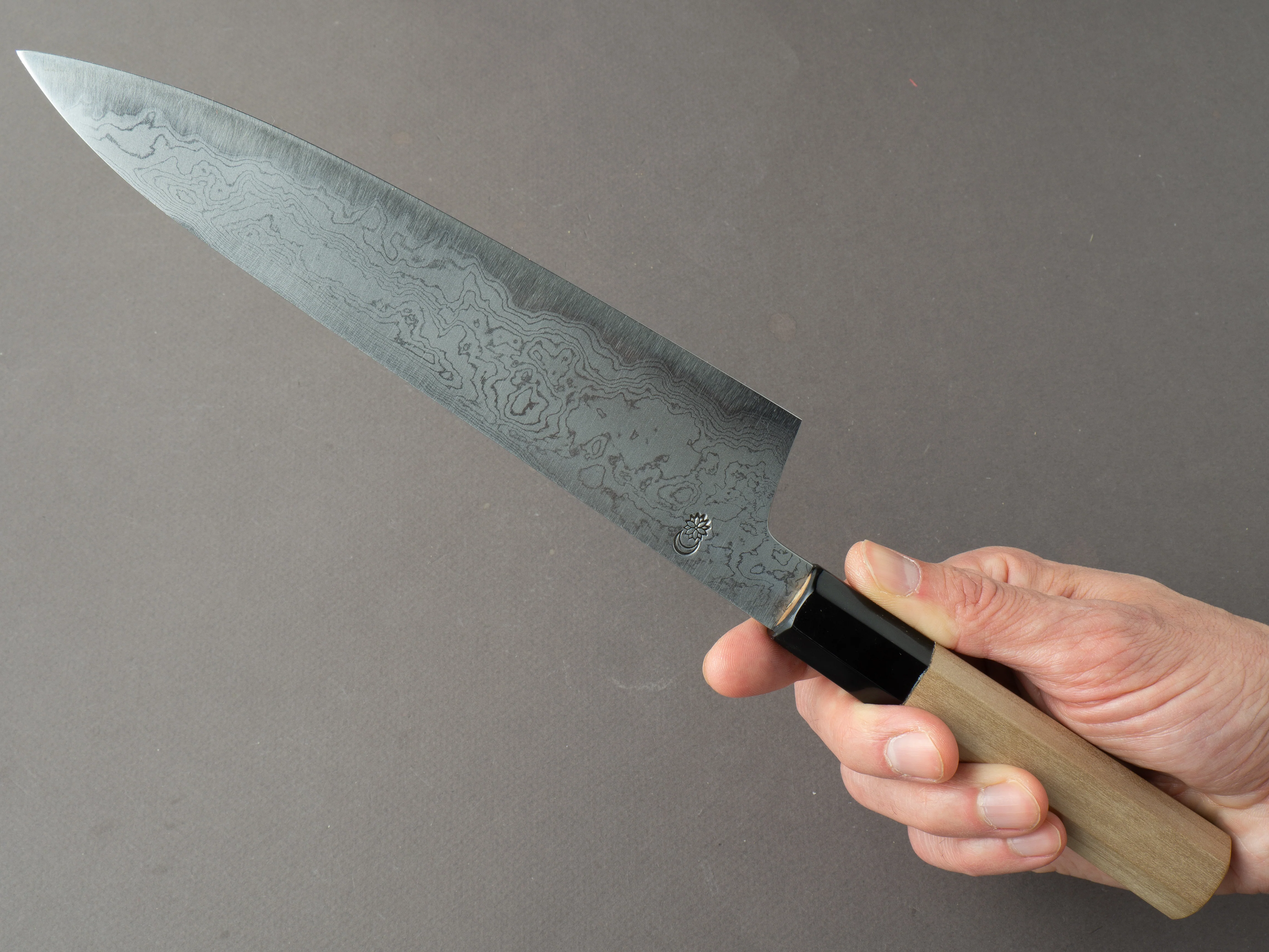 Sakai Kikumori - Kikuzuki Uzu - Blue #1 - Damascus - Gyuto - 210mm - Magnolia Handle - Image 7