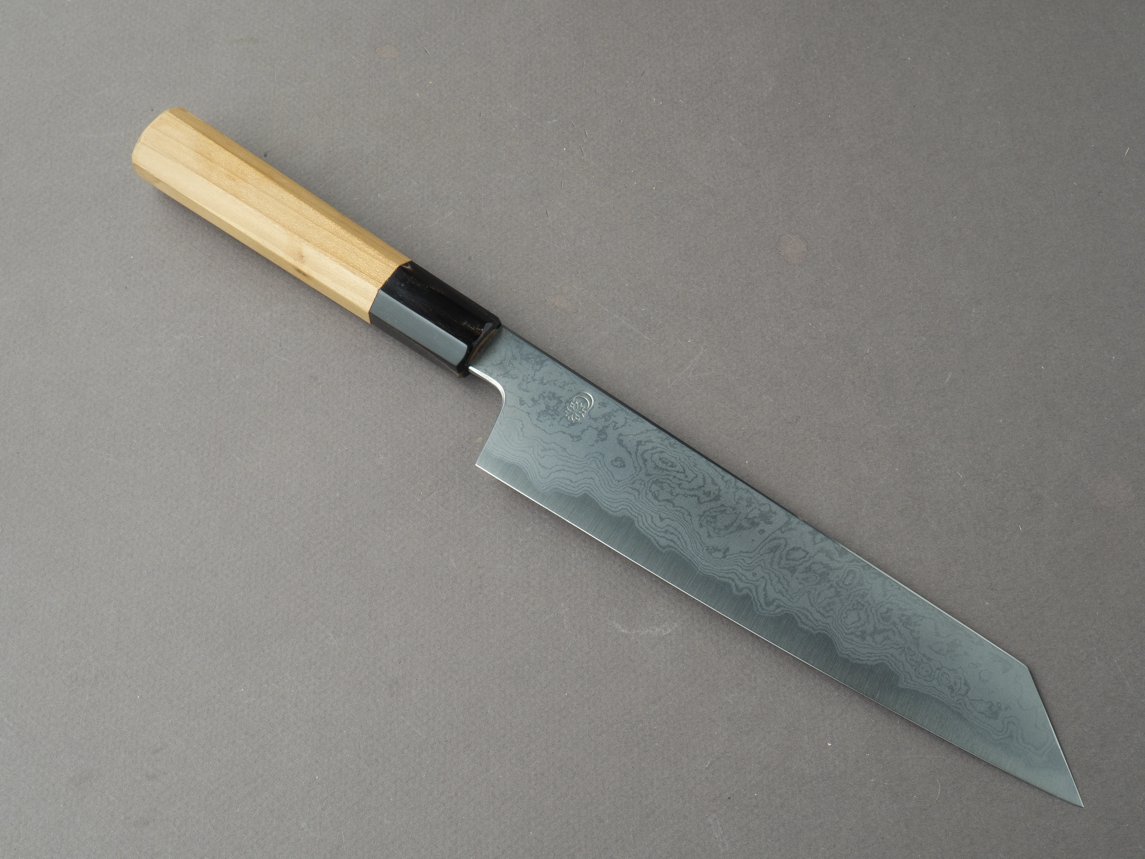 Sakai Kikumori - Kikuzuki Uzu - Blue #1 - Damascus - Kiritsuke Gyuto - 210mm - Magnolia Handle