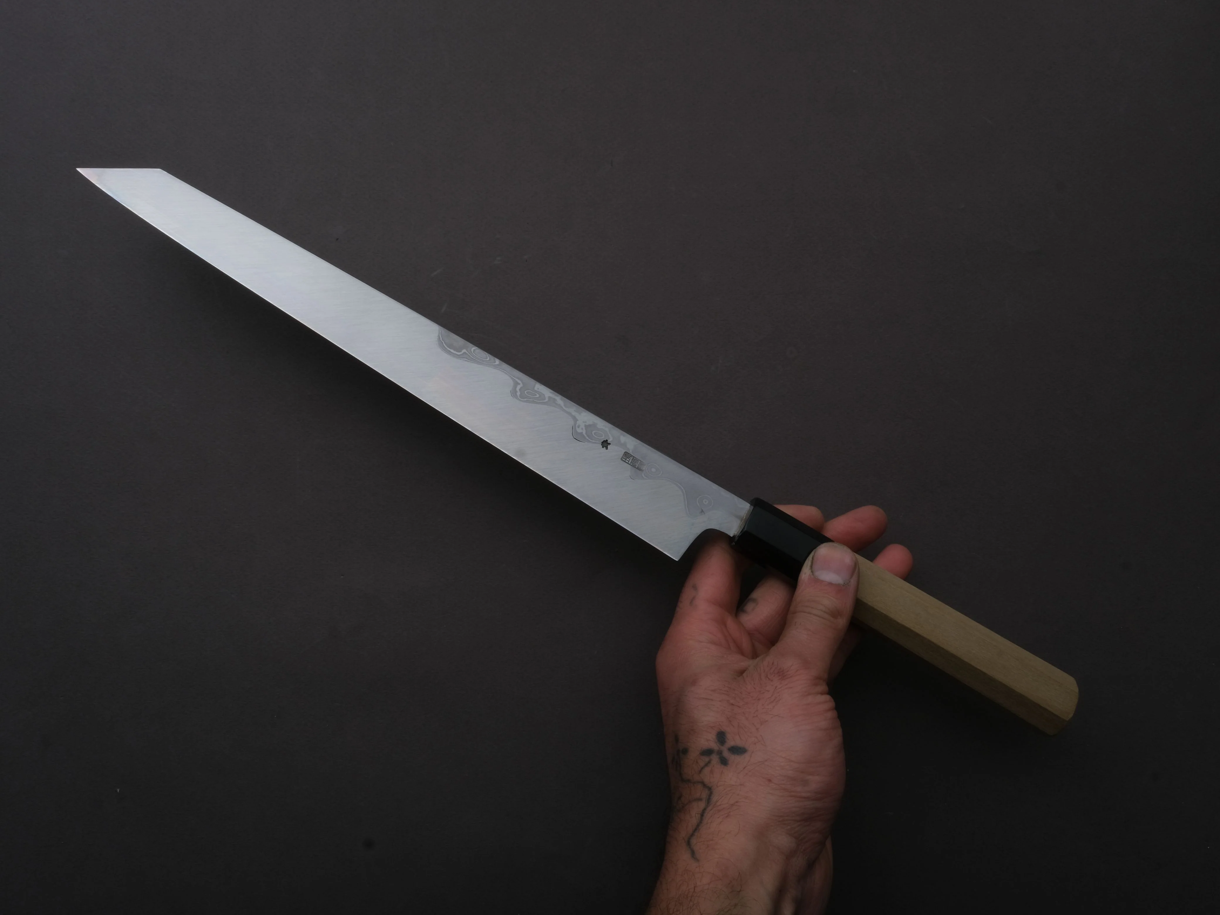 Sakai Kikumori - Kikuzuki Uzu - Blue #1 - Damascus - Kiritsuke Yanagiba - 270mm - Magnolia Handle - Image 3
