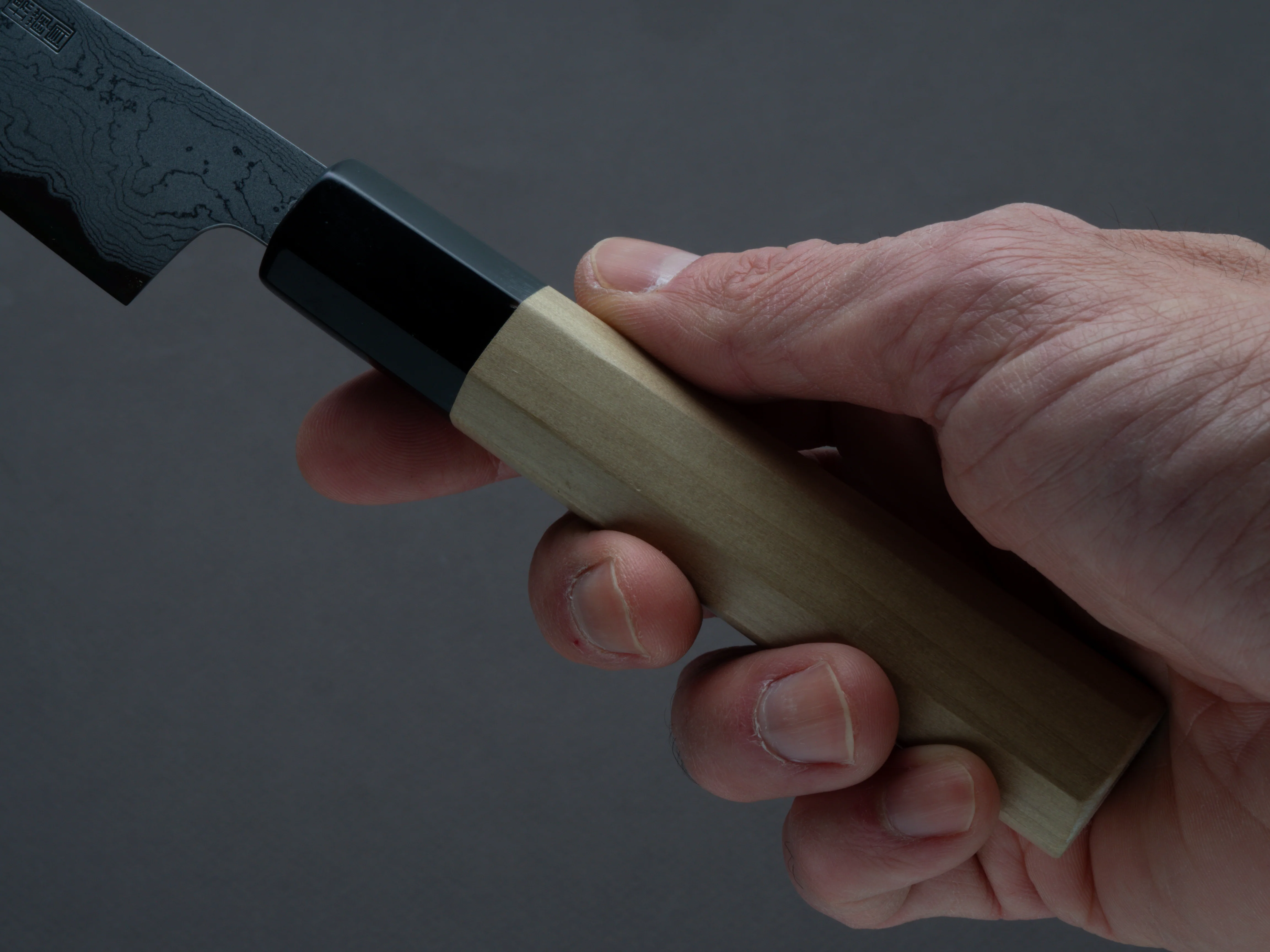 Sakai Kikumori - Kikuzuki Uzu - Blue #1 - Damascus - Petty - 150mm - Magnolia Handle - Image 5