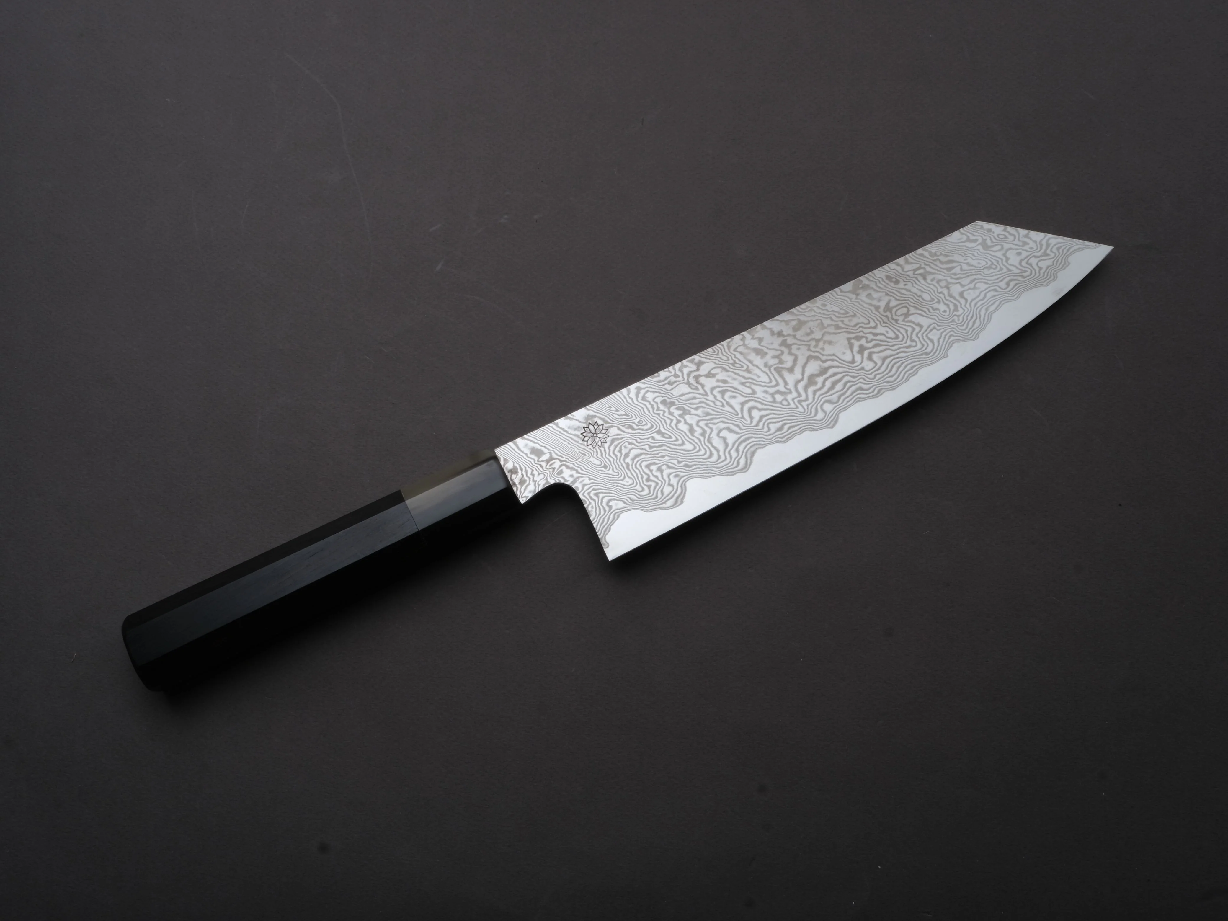 Sakai Kikumori - MINAMO - ATS34 - Damascus - Kiritsuke Gyuto - 225mm - Ebony Handle