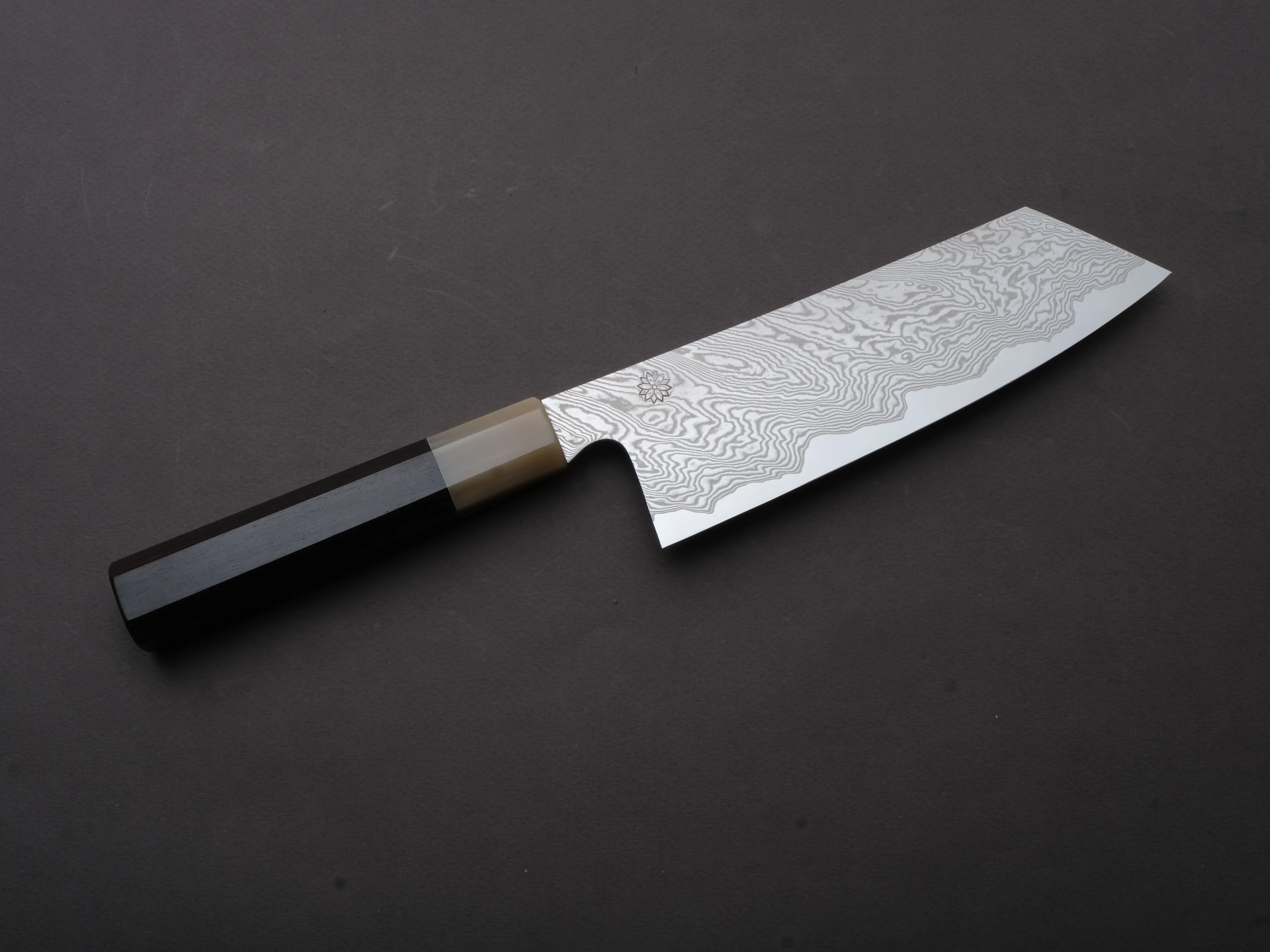 Sakai Kikumori - MINAMO - ATS34 - Damascus - Kiritsuke Santoku - 180mm - Ebony Handle