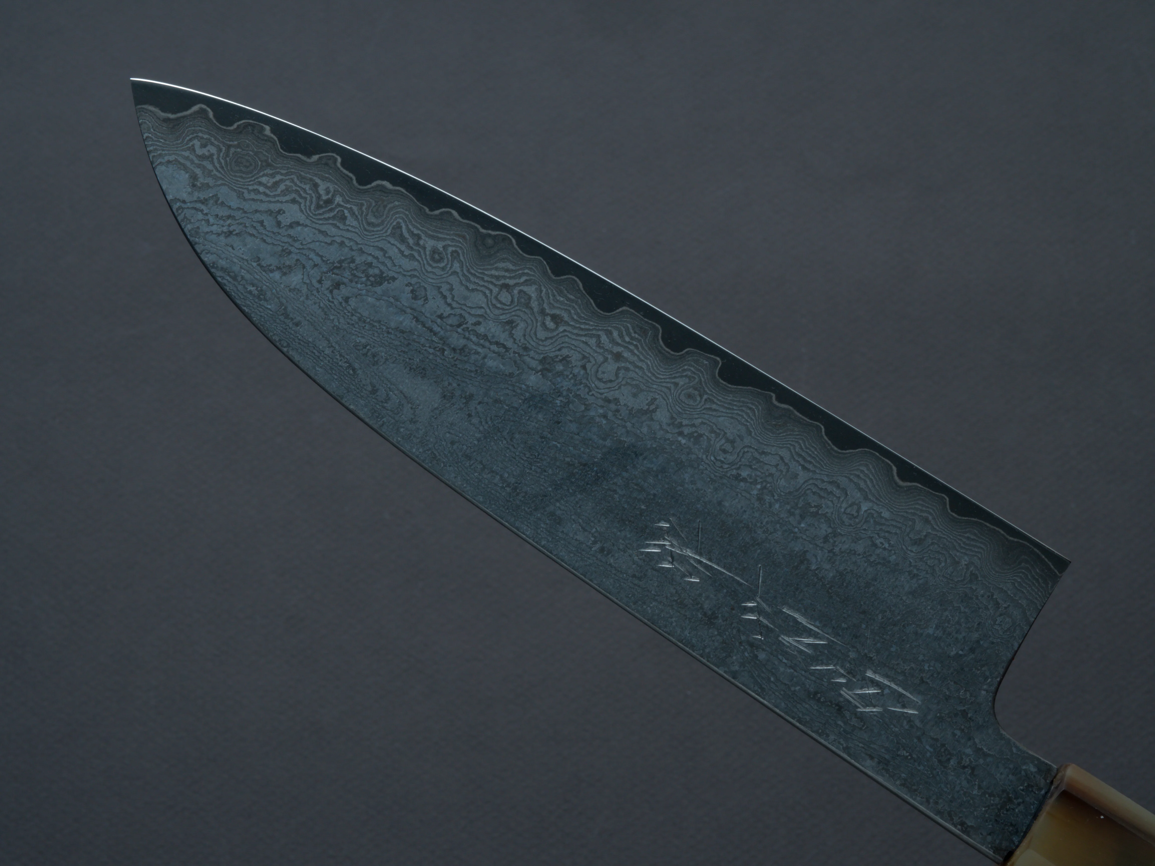 Sakai Kikumori - Seiun - VG10 - Damascus - Santoku - 180mm - Ebony Handle - Image 4